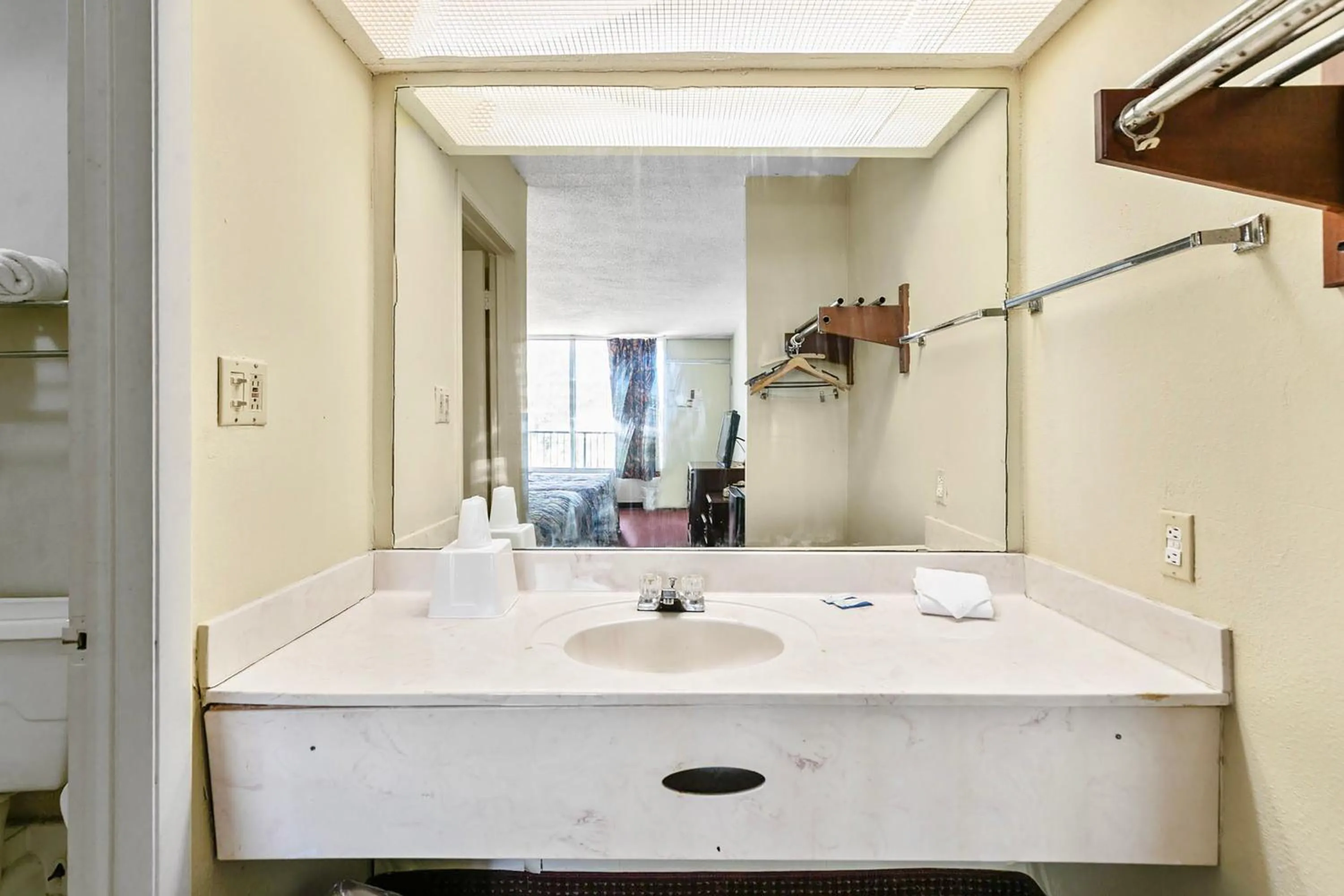 Bathroom in Hotel O Star Motel Hattiesburg HWY 49