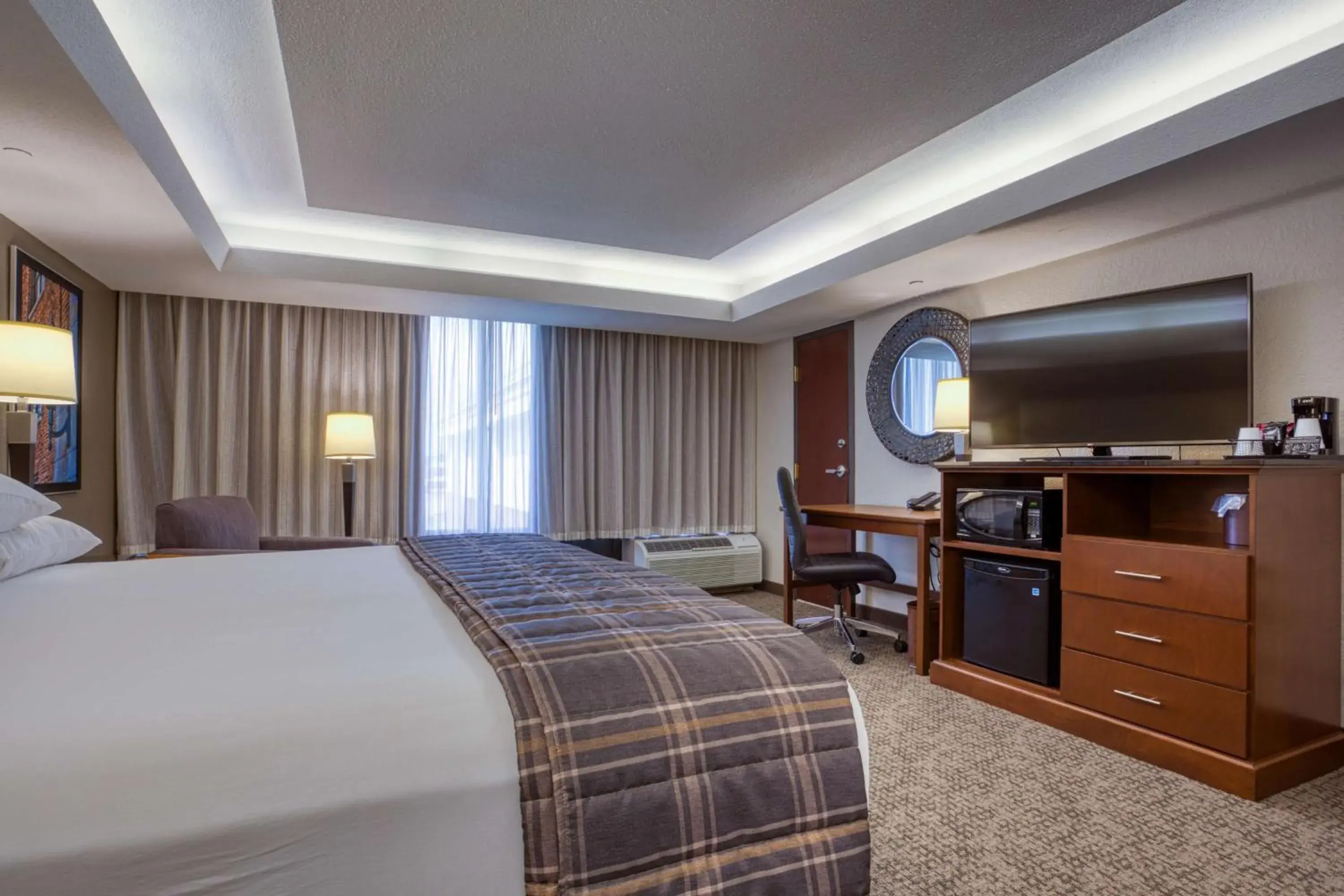 Deluxe King Room with Sofa Bed in Drury Inn & Suites St. Louis - Fairview Heights Deluxe King Room with Sofa Bed in Drury Inn & Suites St. Louis - Fairview Heights