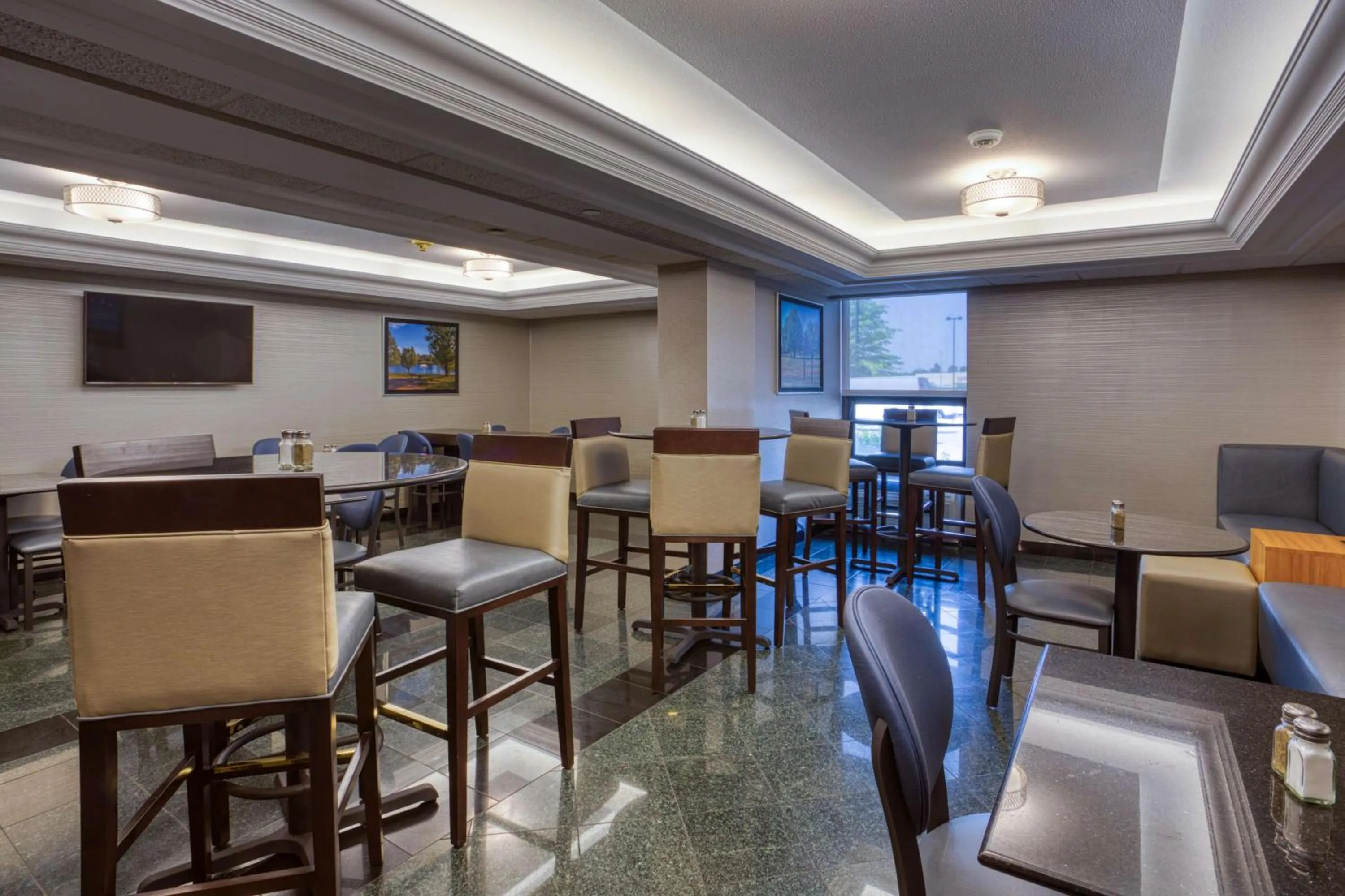 Restaurant/places to eat in Drury Inn & Suites St. Louis - Fairview Heights