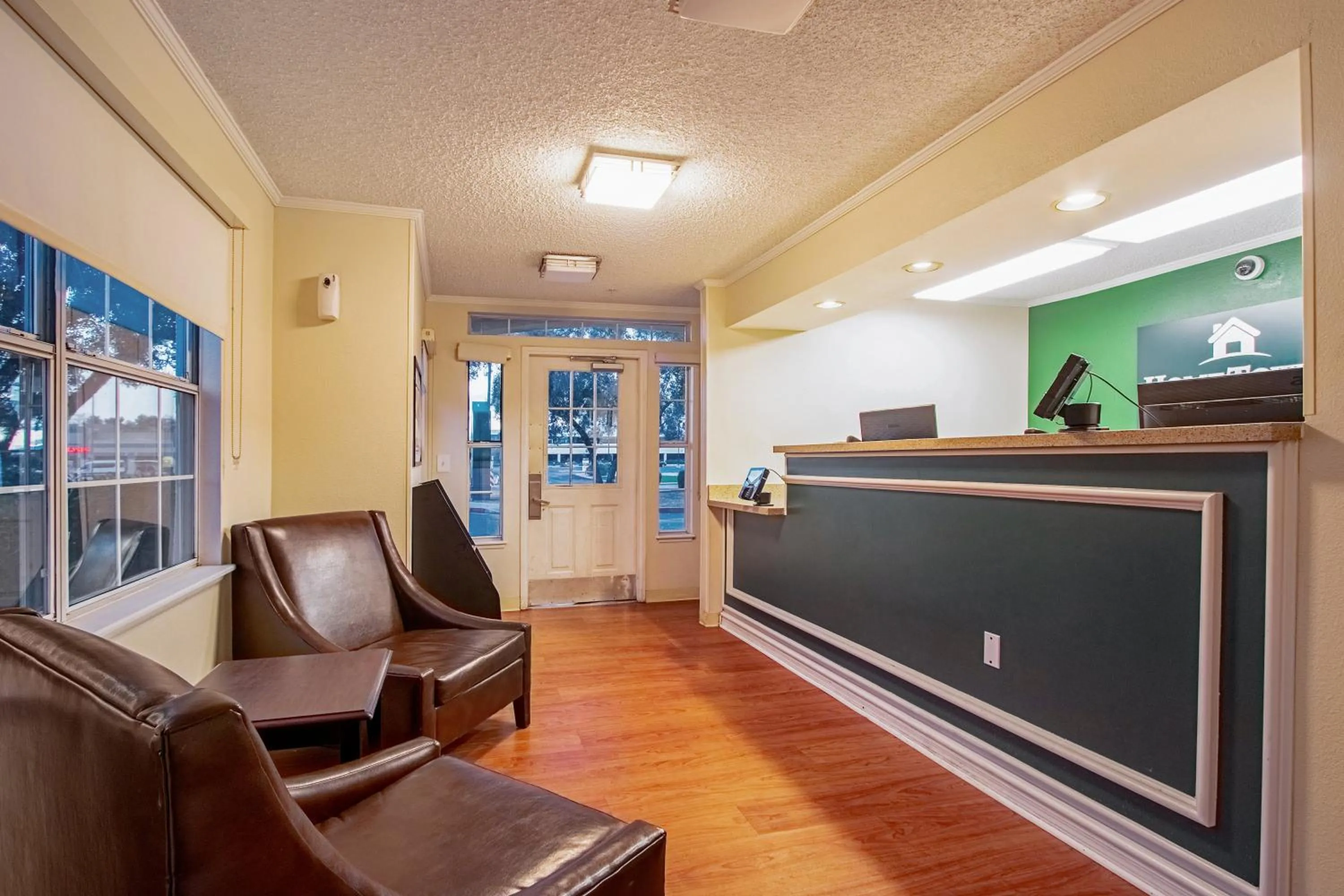 Lobby or reception in HomeTowne Studios by Red Roof Phoenix - Dunlap Ave
