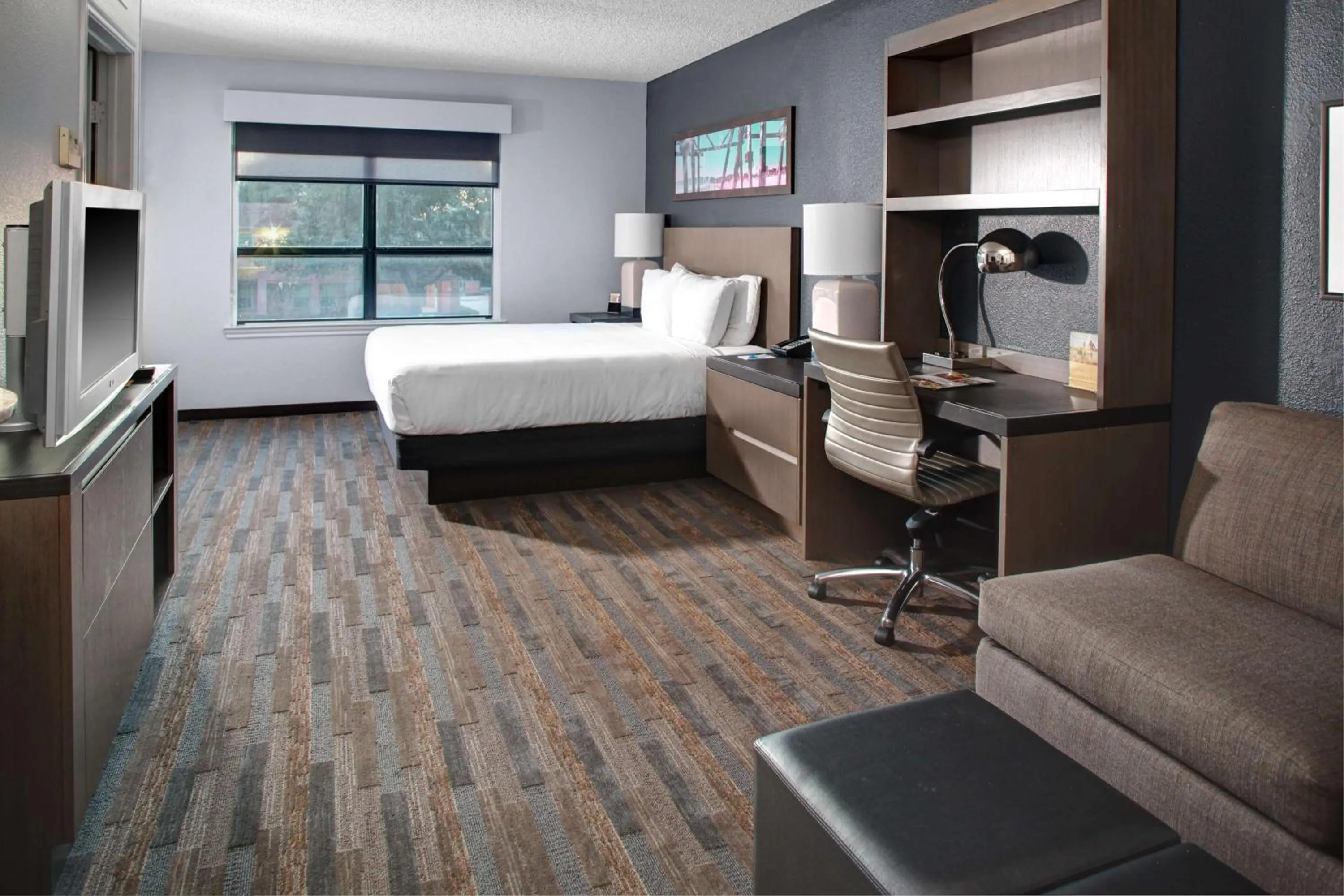 Photo of the whole room, Bed in Hyatt House Dallas Uptown
