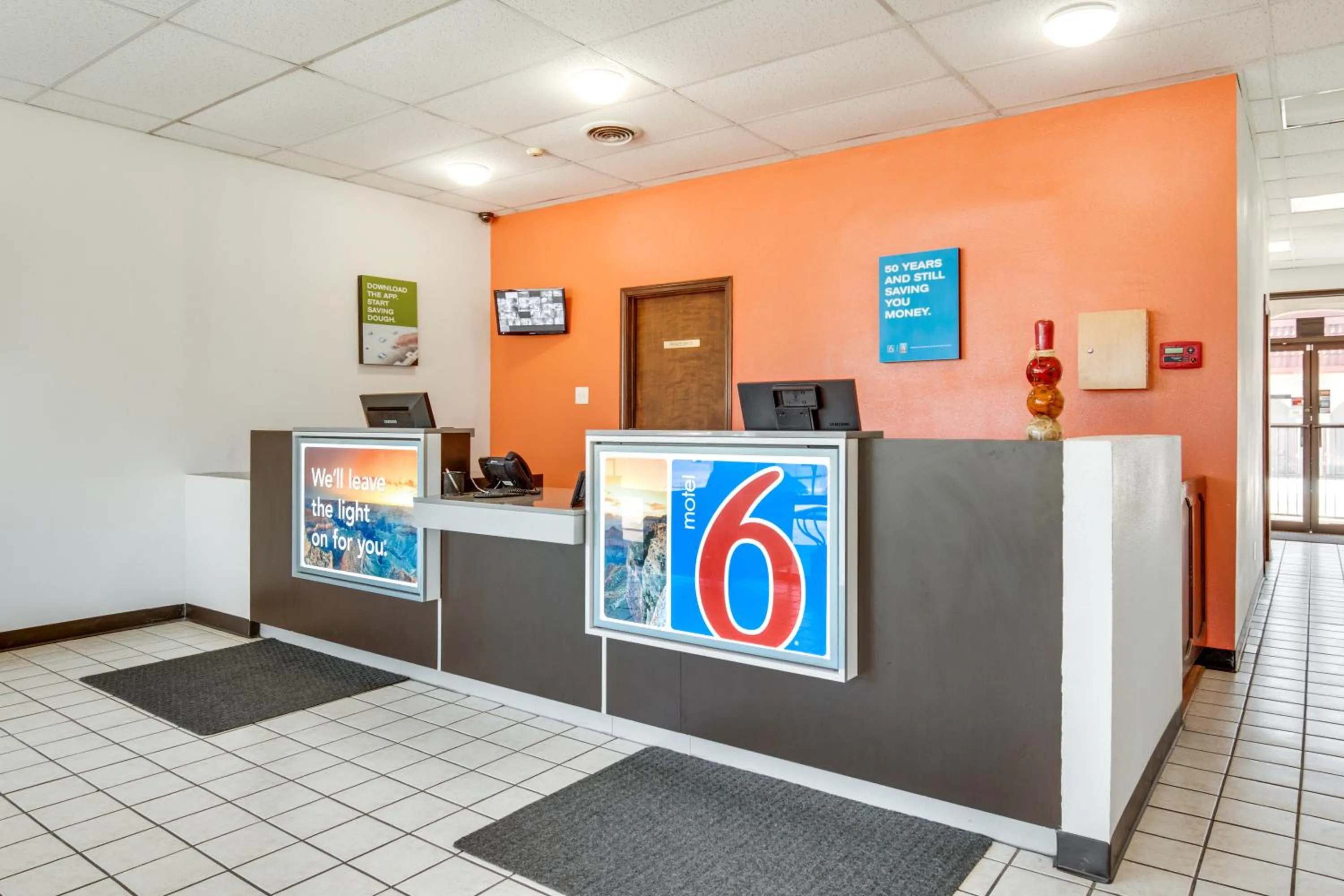 Lobby or reception in Motel 6-Longview, TX - North