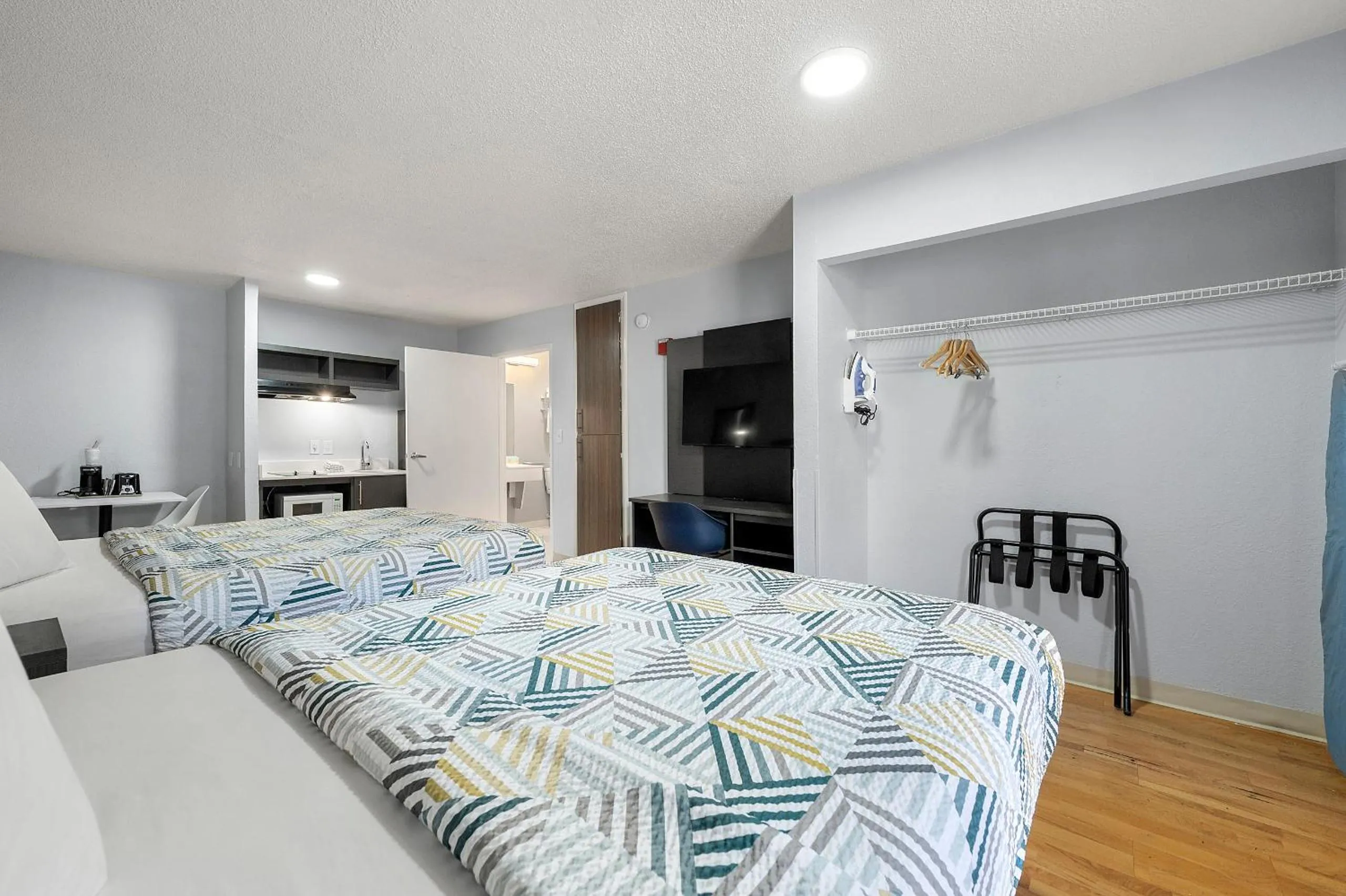 Bedroom, Bed in Studio 6-Roswell, GA - Atlanta