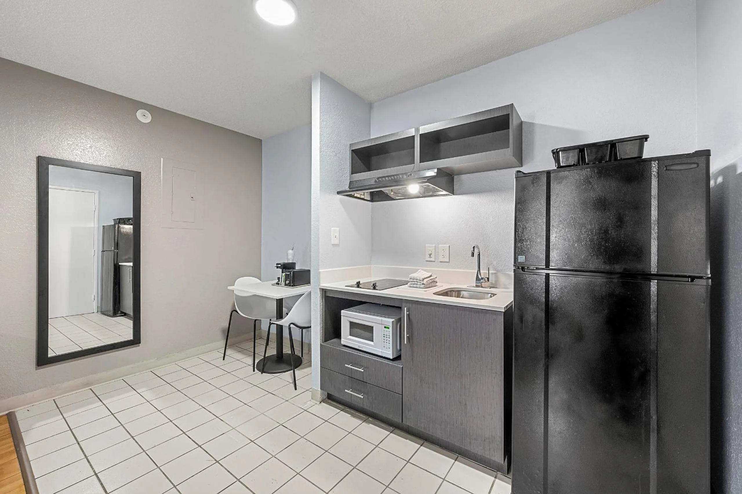 Kitchen or kitchenette in Studio 6-Roswell, GA - Atlanta