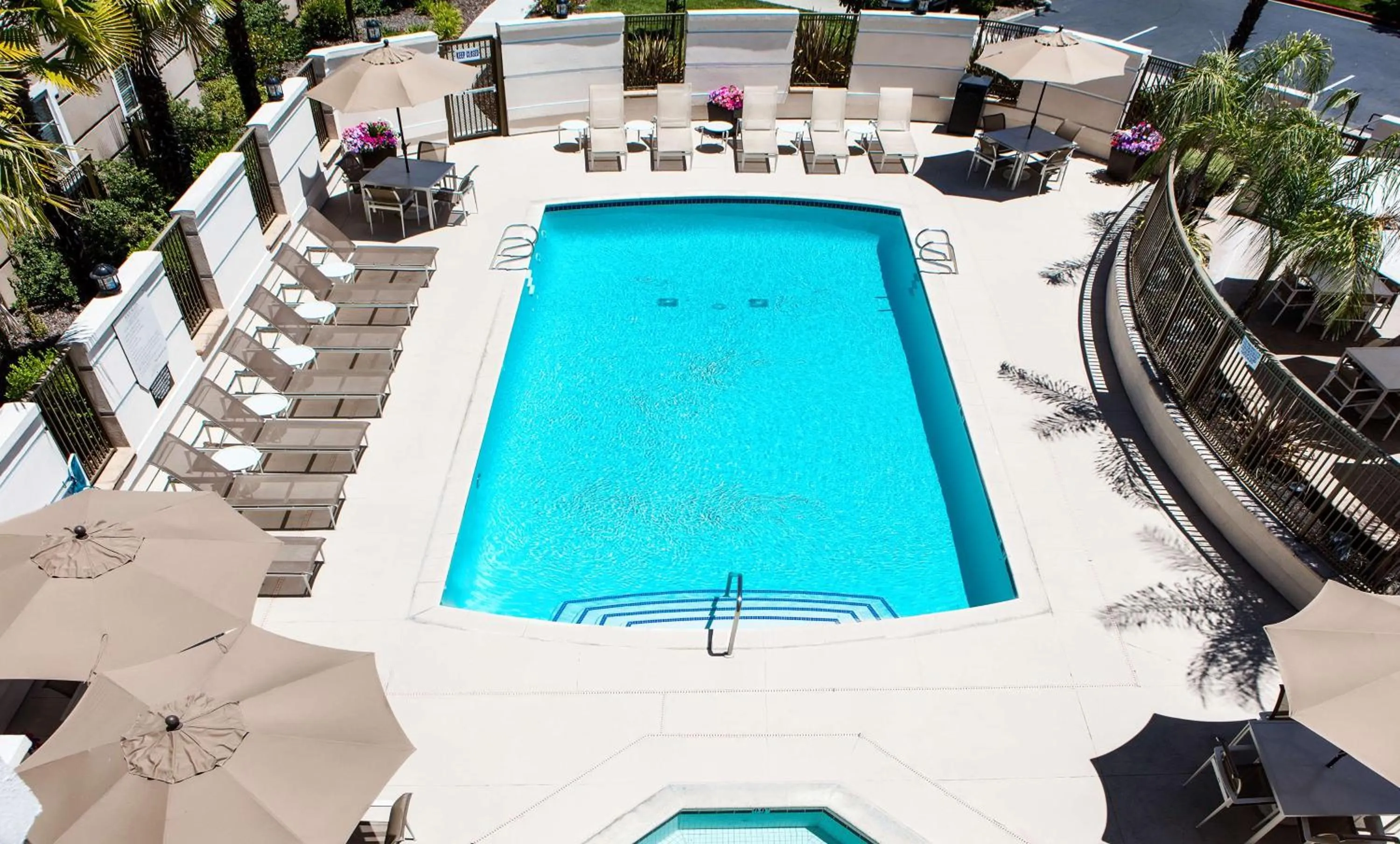 Swimming pool in Hyatt House San Ramon