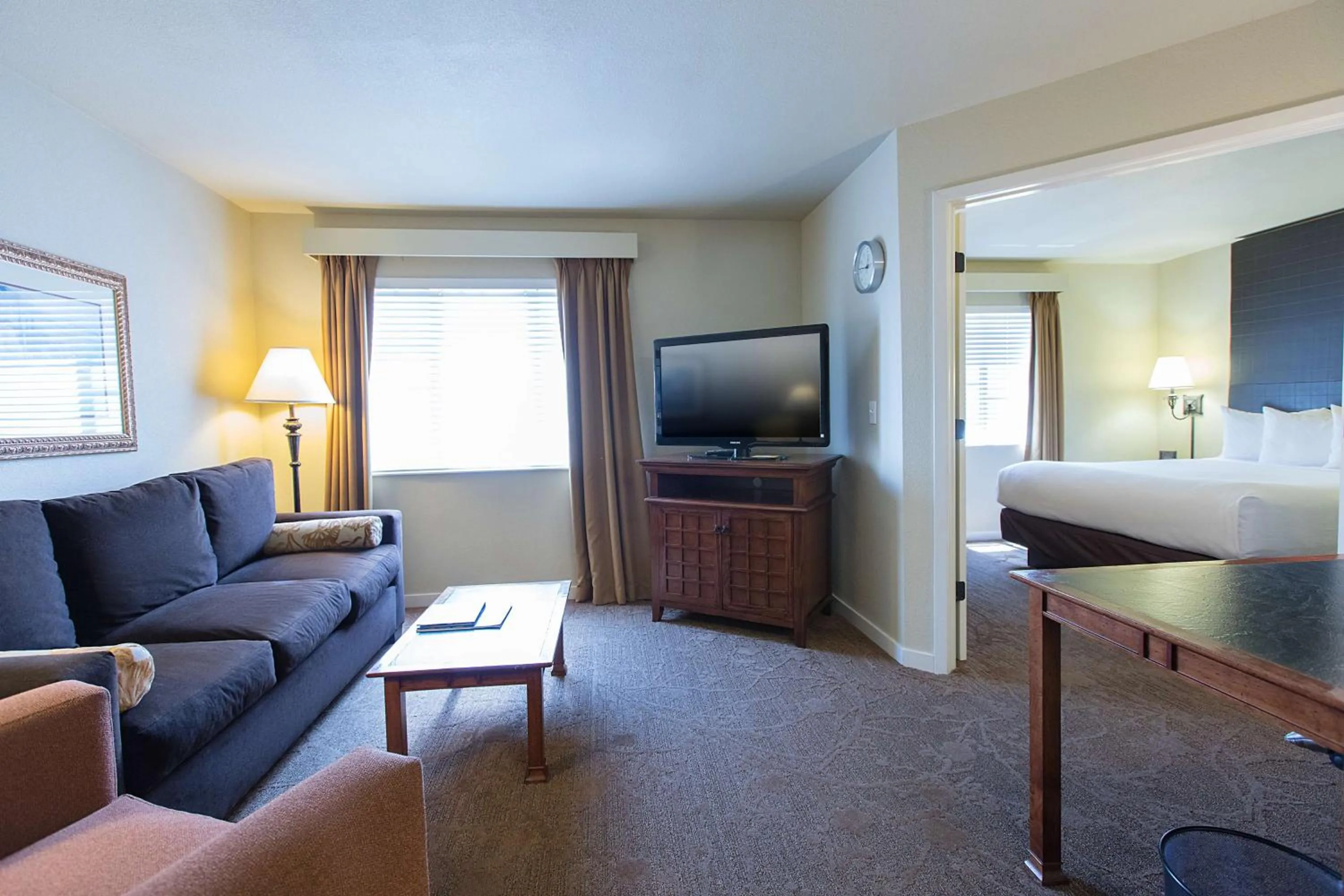 Photo of the whole room in Hyatt House San Ramon