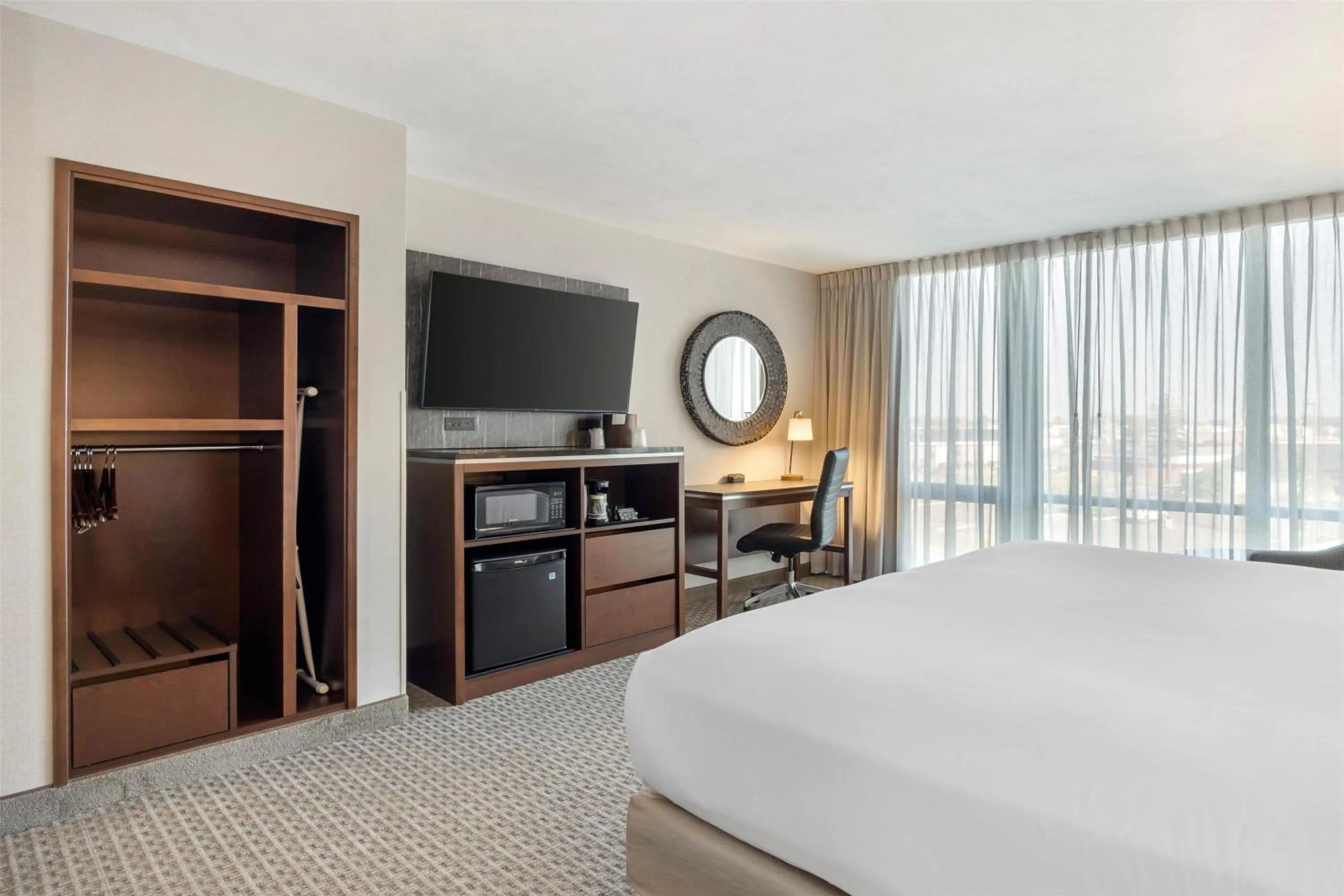 Bedroom, Bed in Drury Inn & Suites Paducah