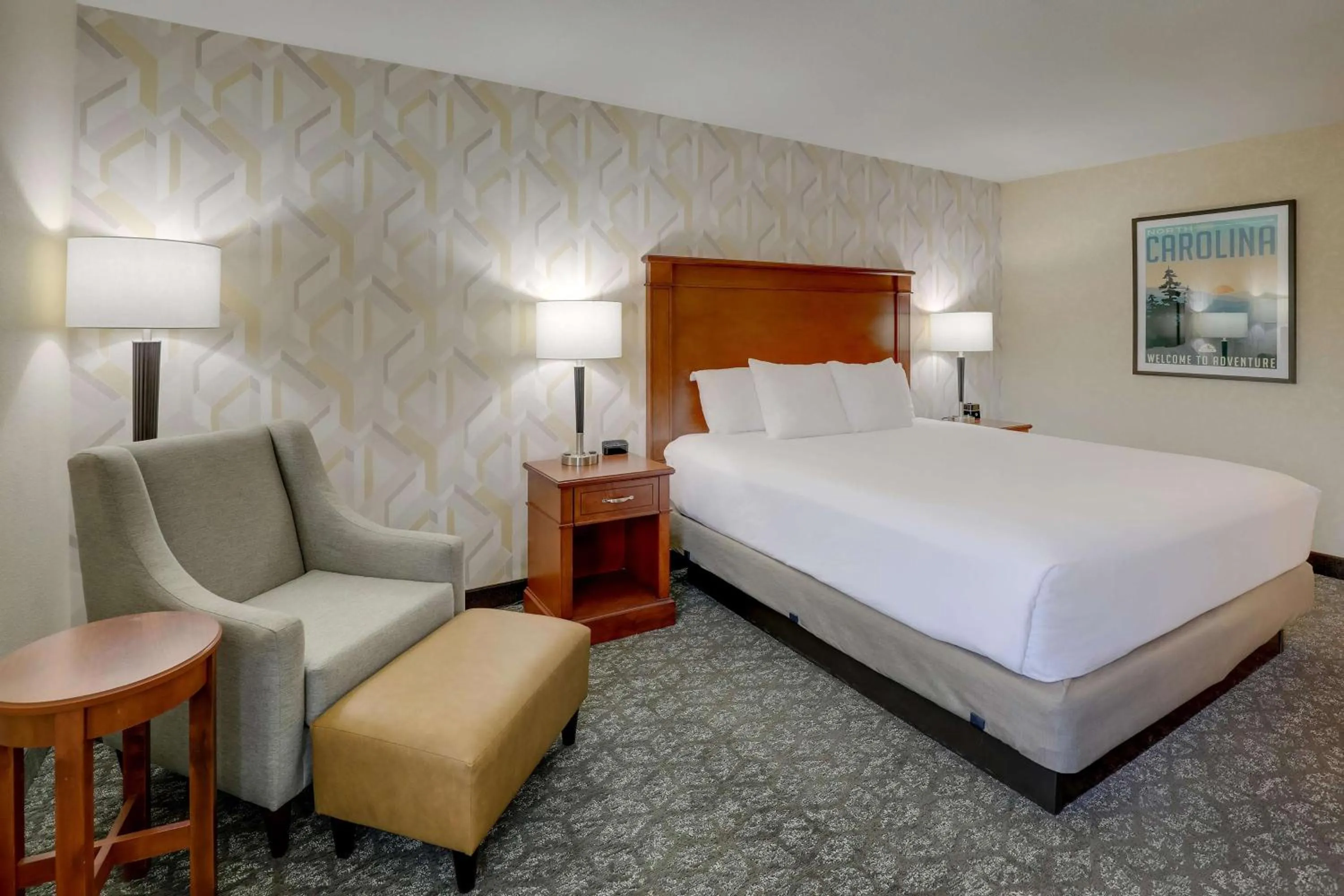 Bedroom, Bed in Drury Inn & Suites Charlotte University Place