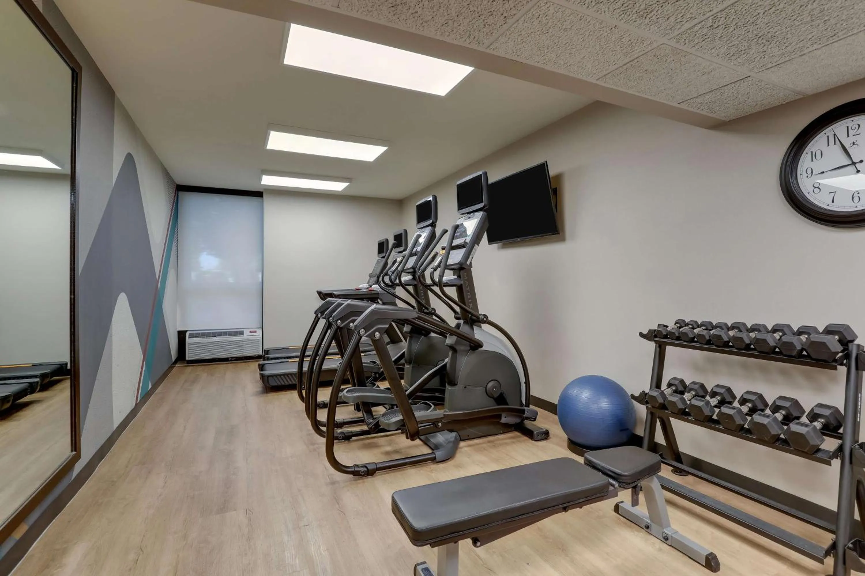 Fitness centre/facilities in Drury Inn & Suites Charlotte University Place
