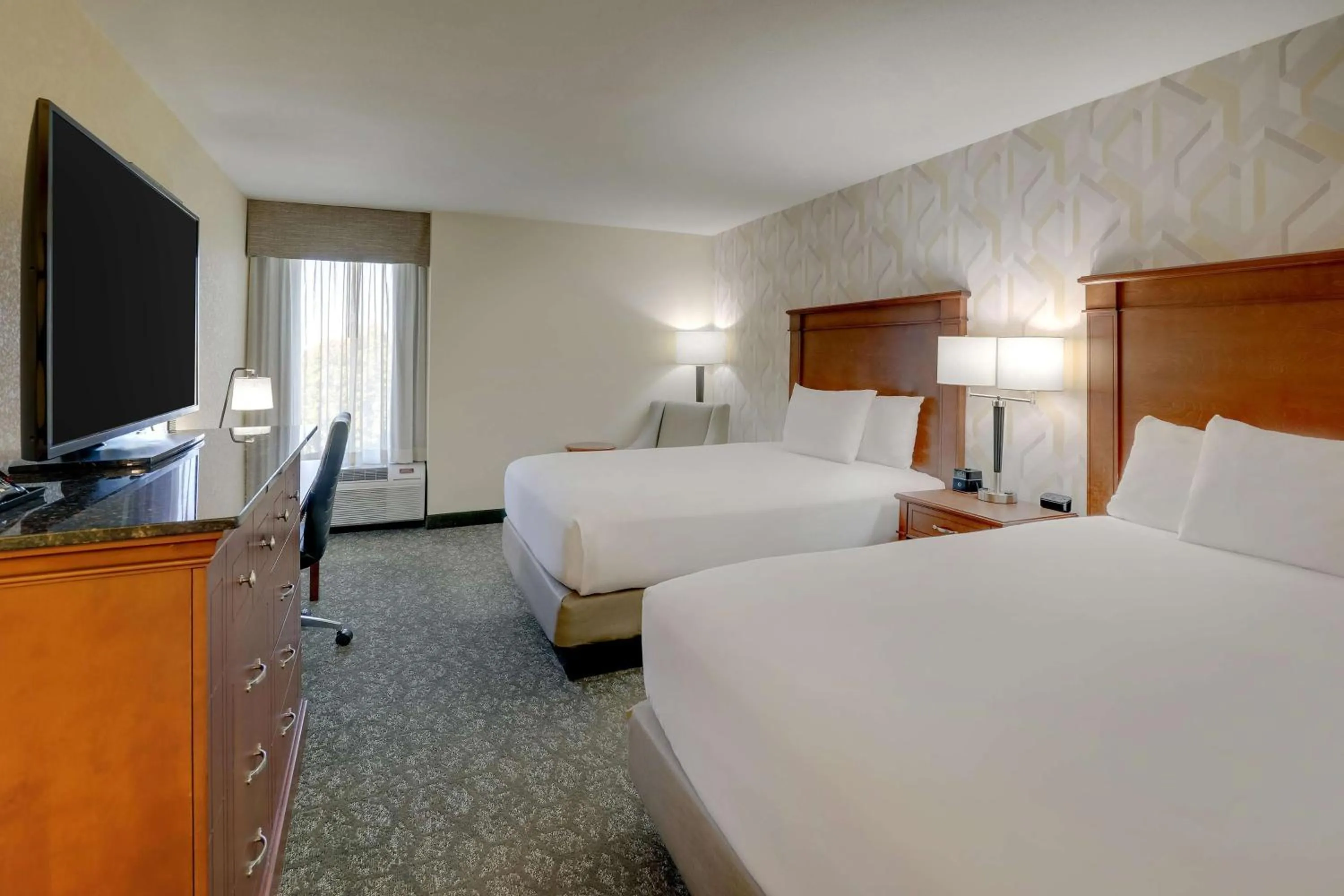 Bedroom, Bed in Drury Inn & Suites Charlotte University Place