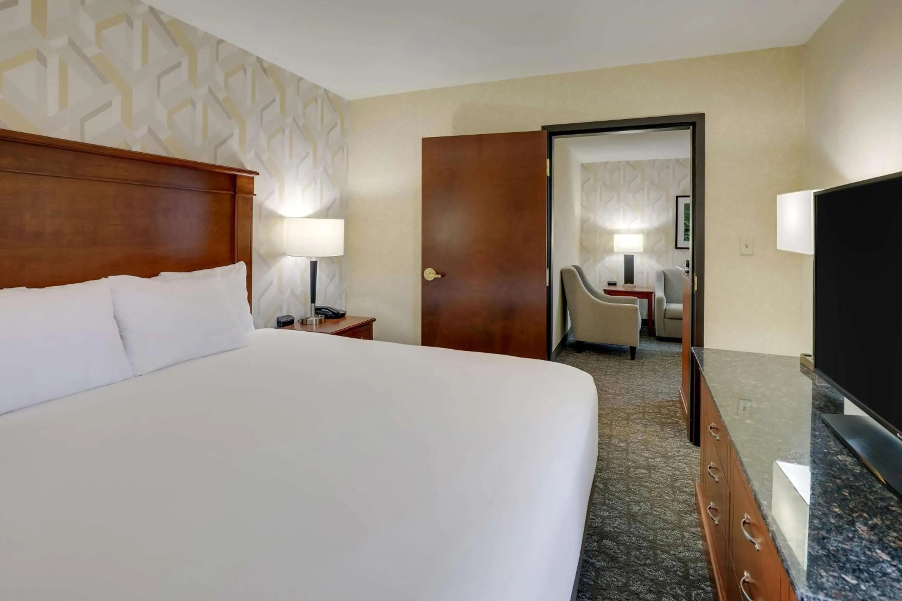 Bedroom, Bed in Drury Inn & Suites Charlotte University Place