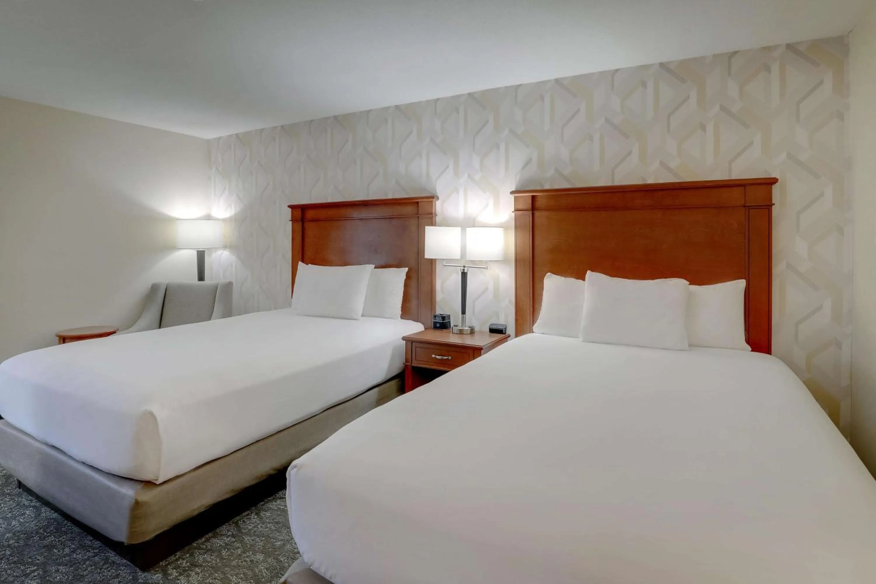 Bedroom, Bed in Drury Inn & Suites Charlotte University Place