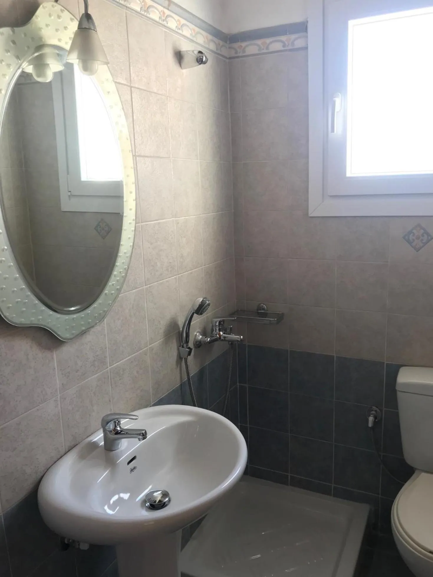 The Corfos Hills House