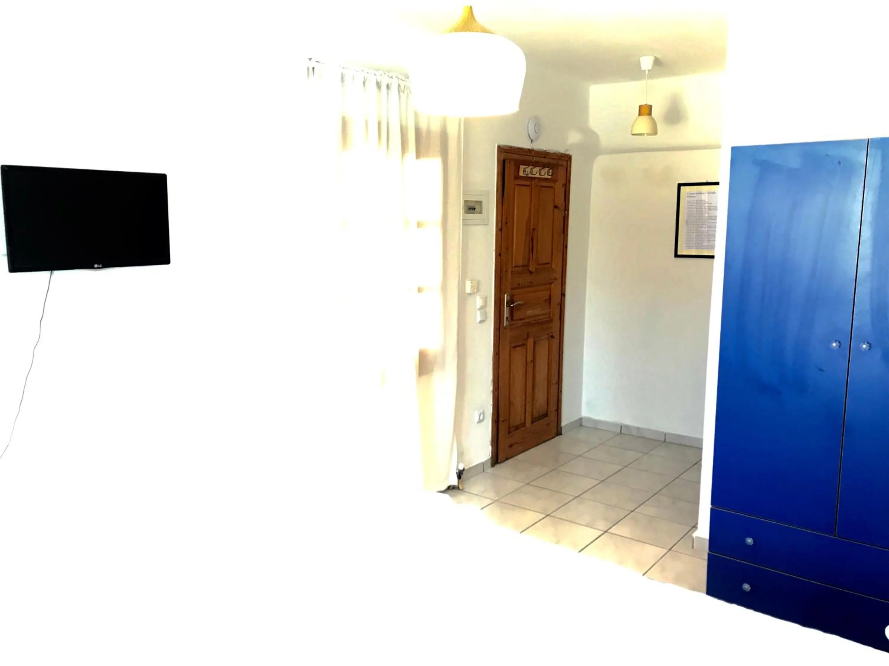 The Corfos Hills House