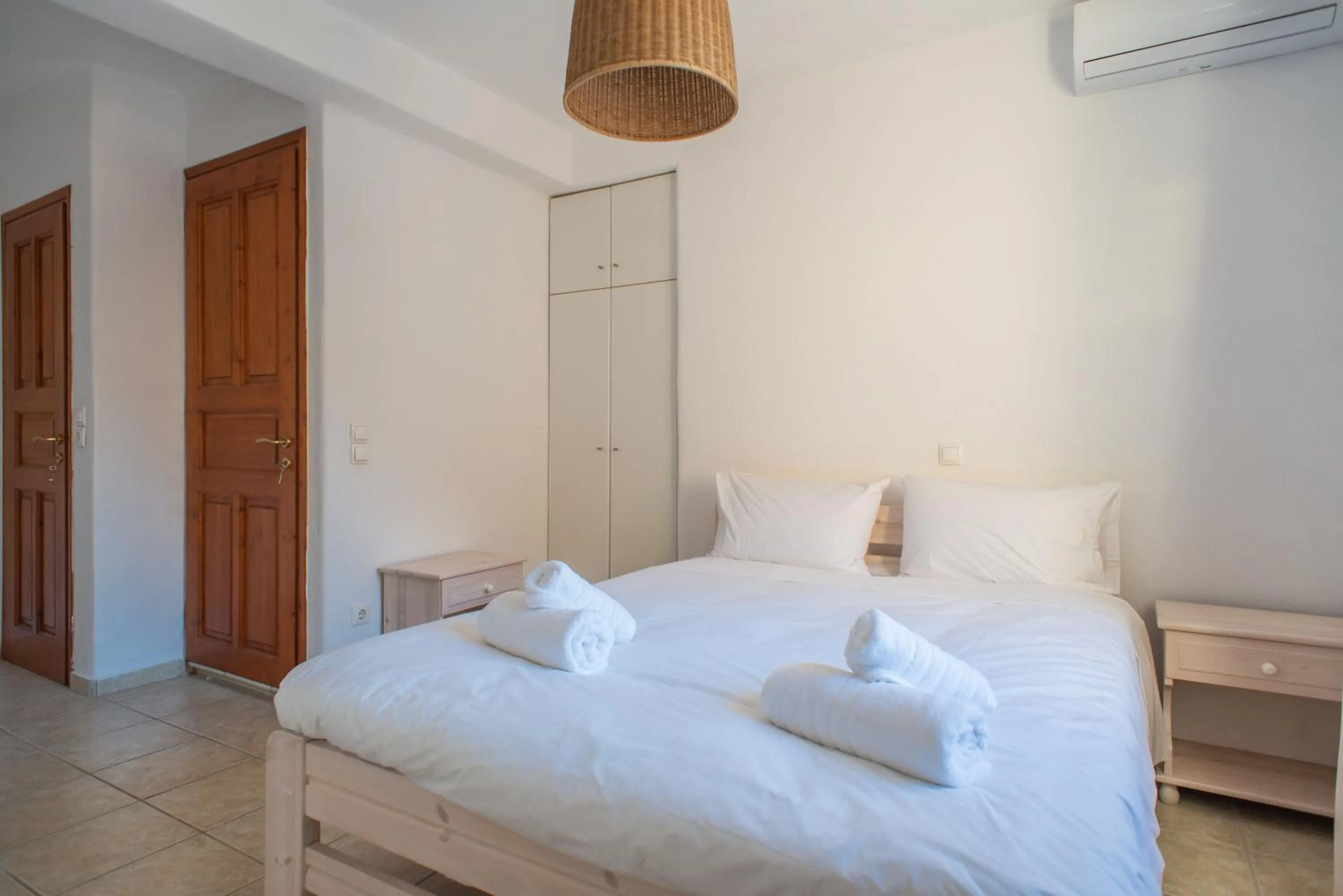 The Corfos Hills House