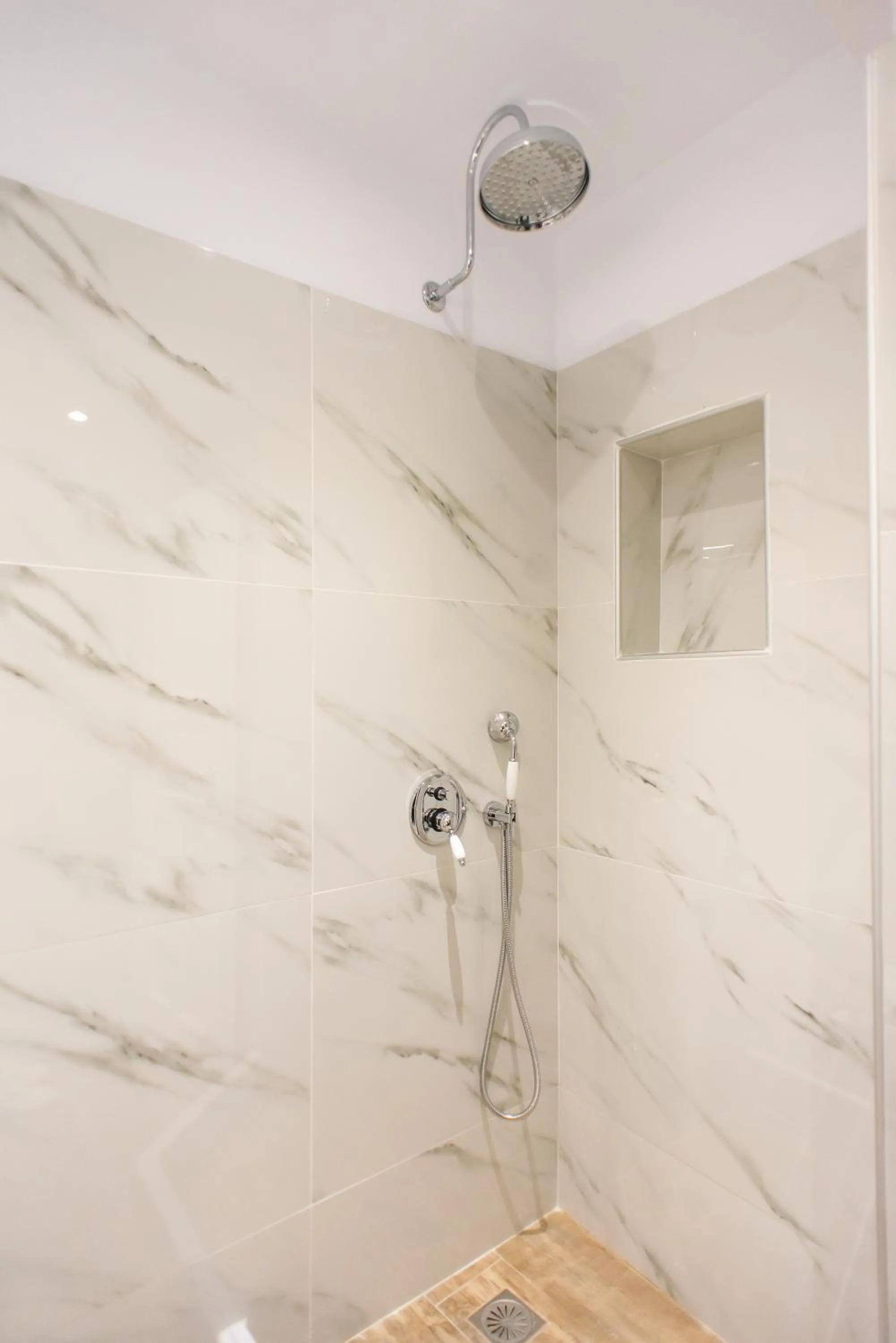 The Corfos Hills House