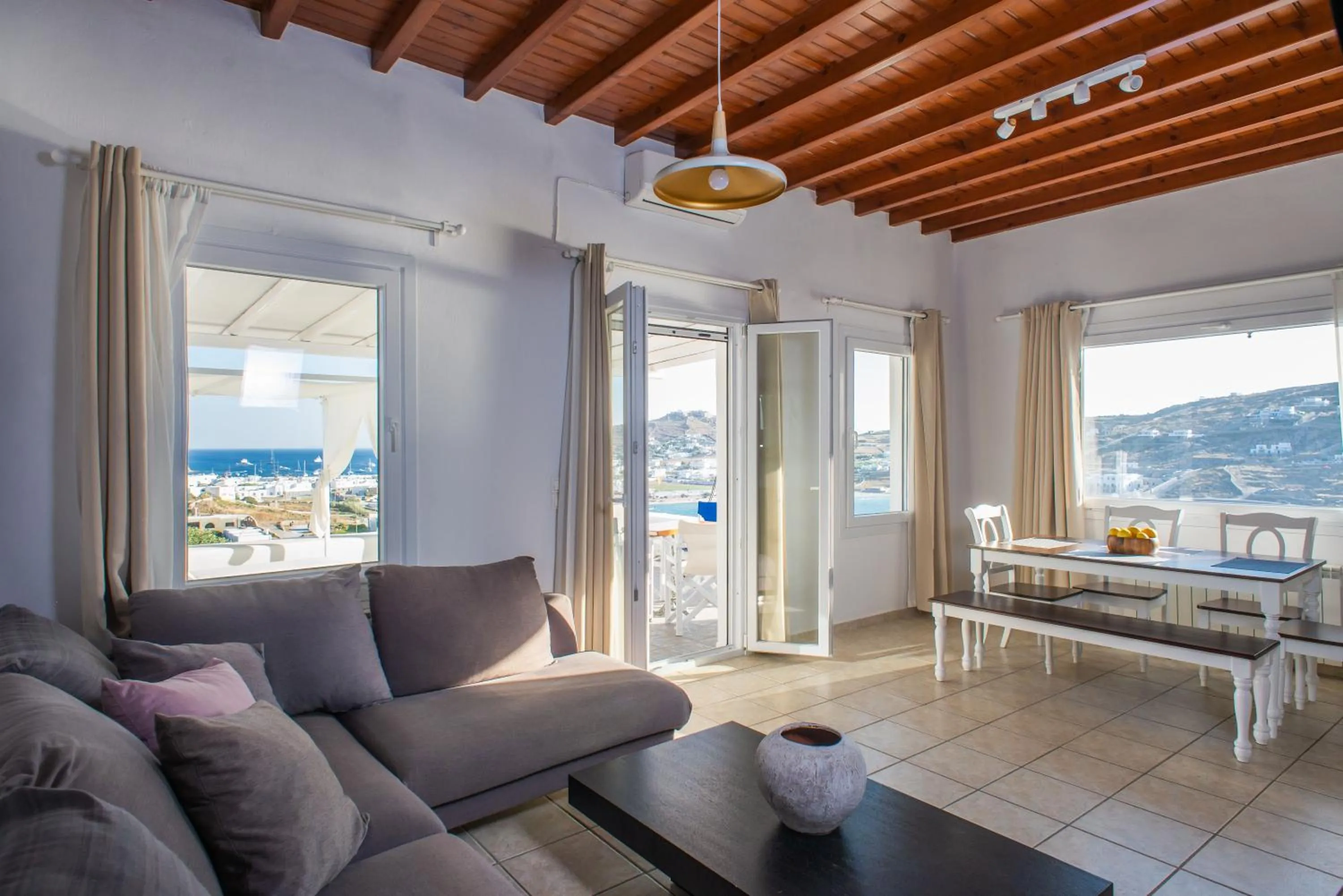 The Corfos Hills House