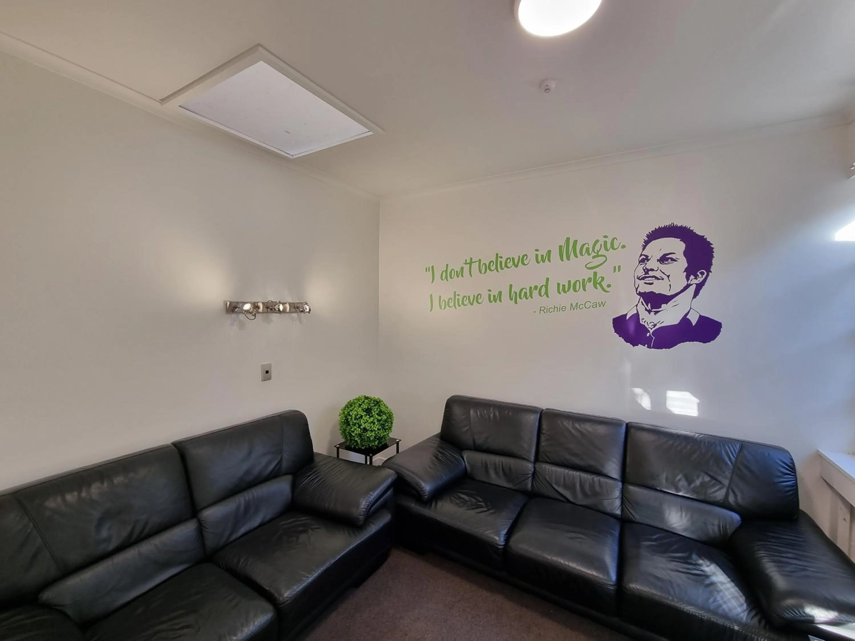 Communal lounge/ TV room in Stay Timaru