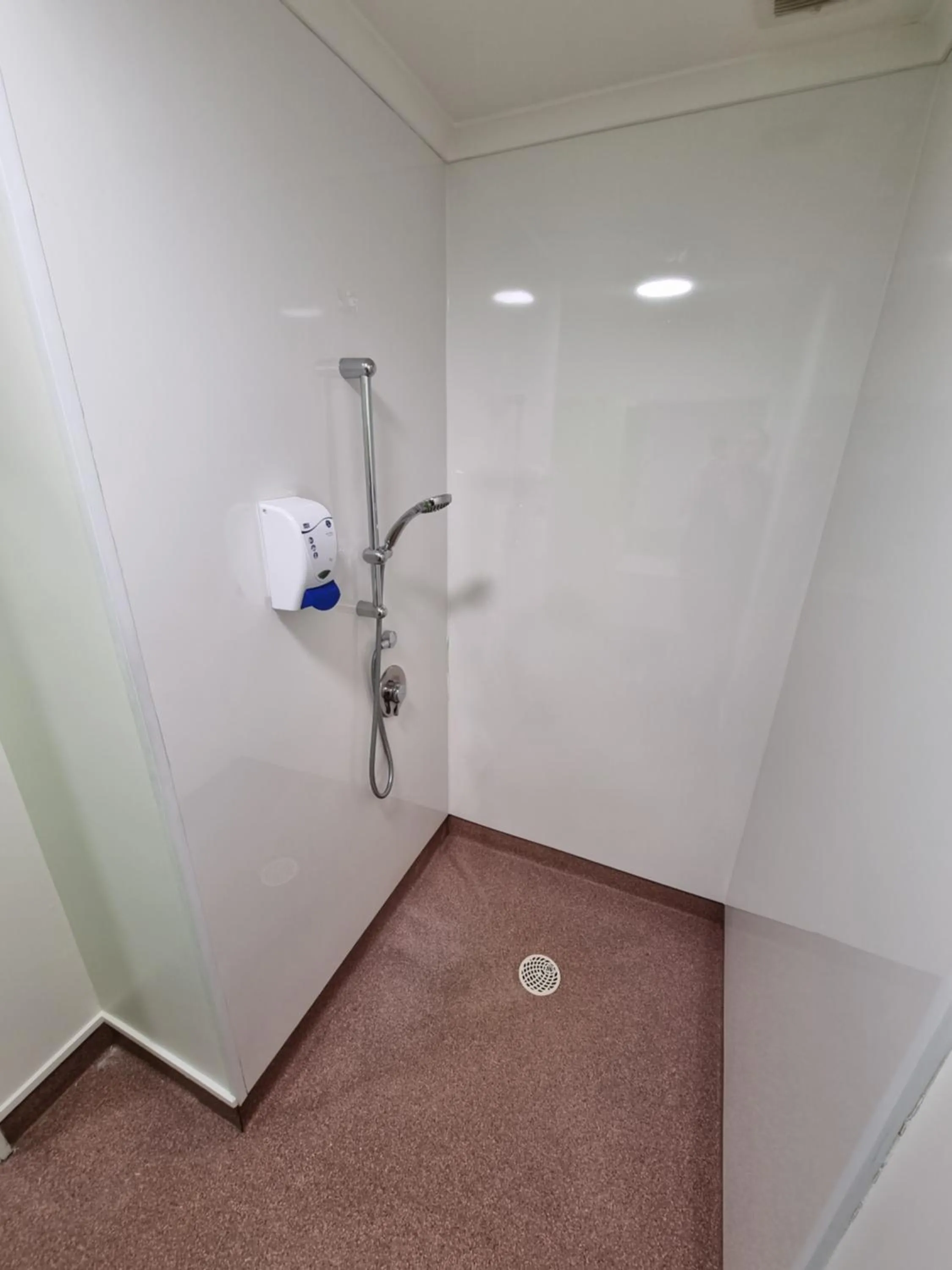 Shower in Stay Timaru
