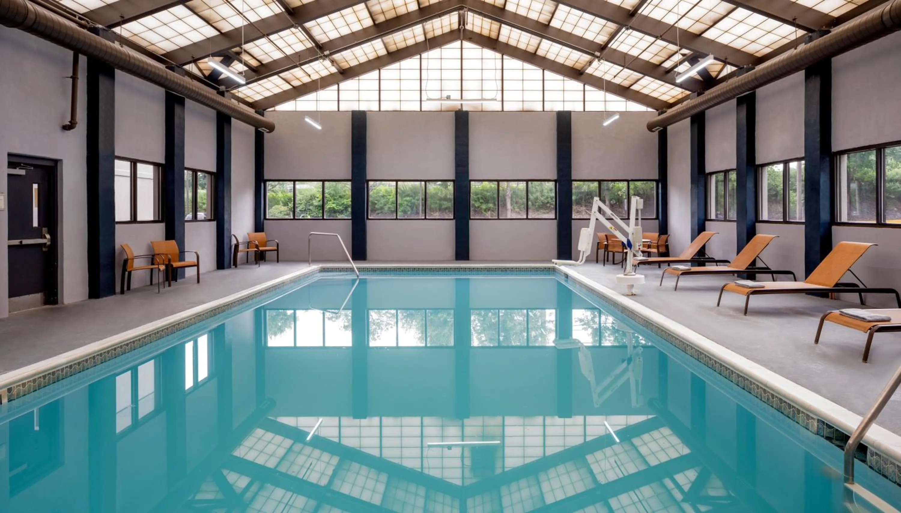 Swimming pool in Hyatt Place Fair Lawn Paramus