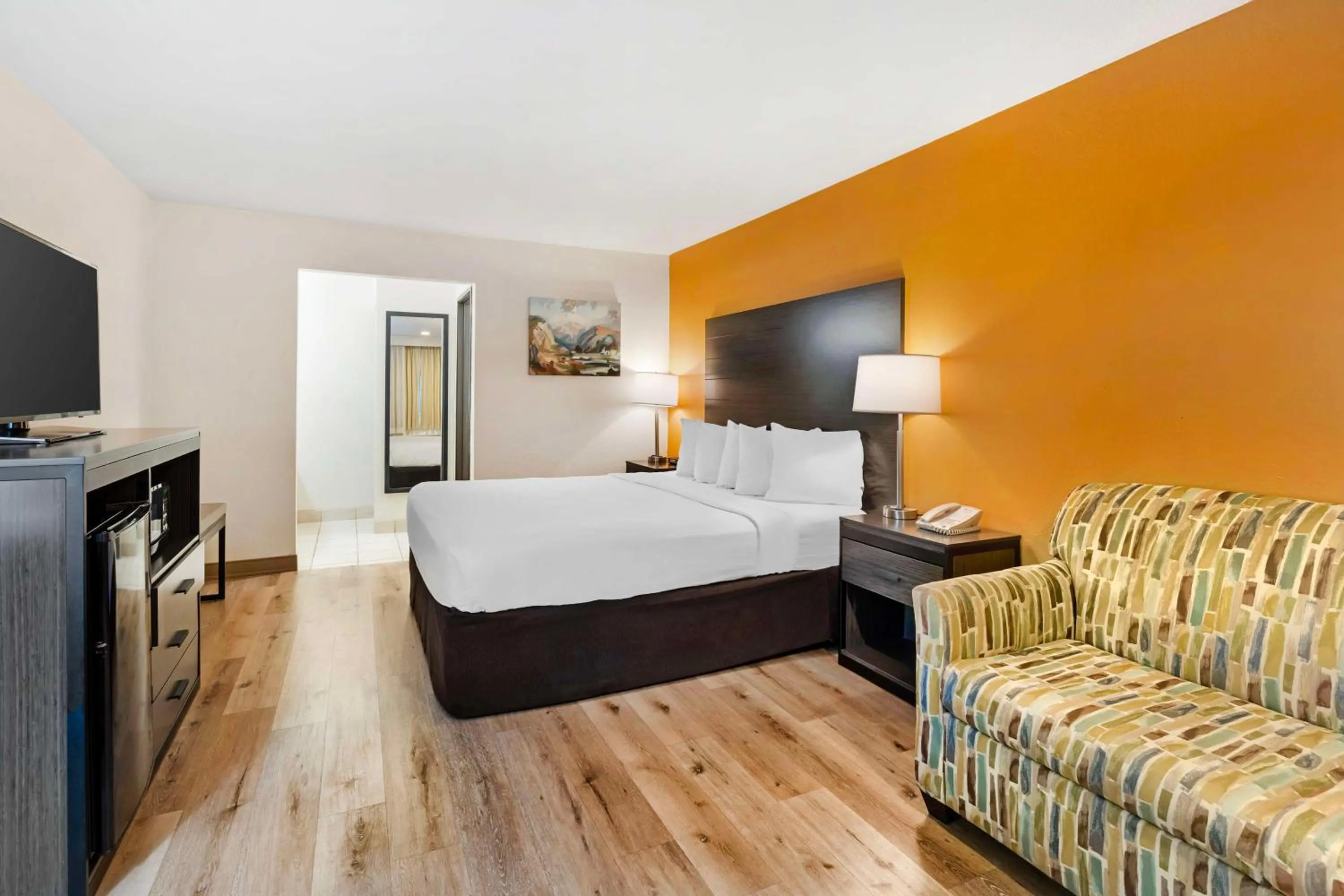 Bedroom, Bed in Sonoma Winegrower's Inn