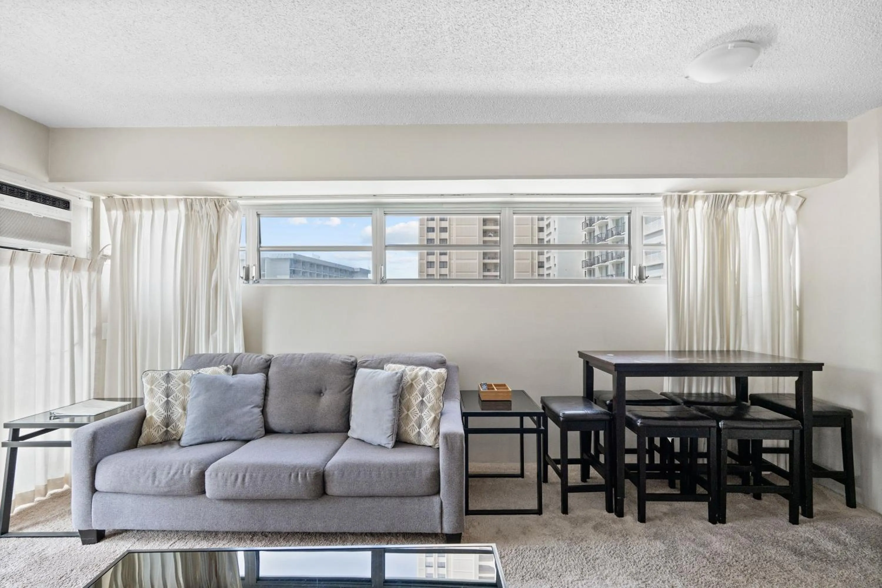 Ocean View from Lanais-2 Blocks to Waikiki Beach