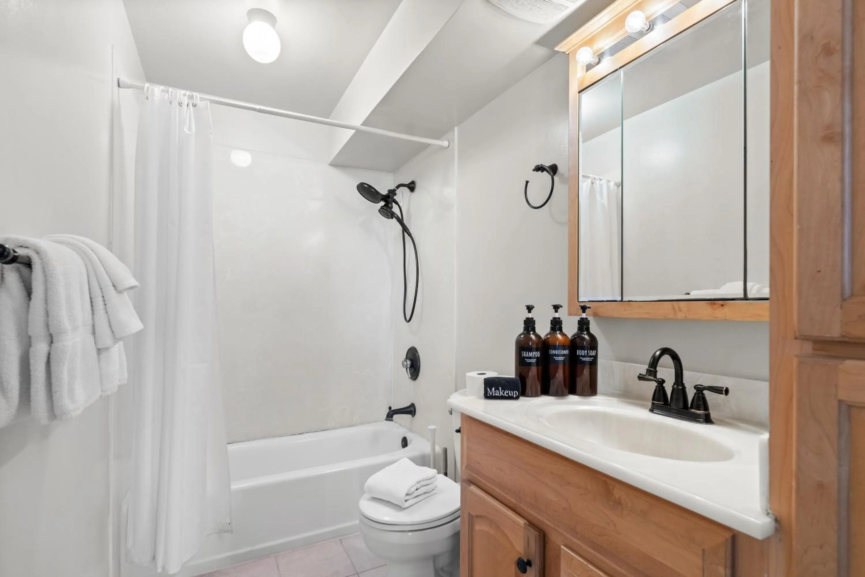 Ocean View from Lanais-2 Blocks to Waikiki Beach