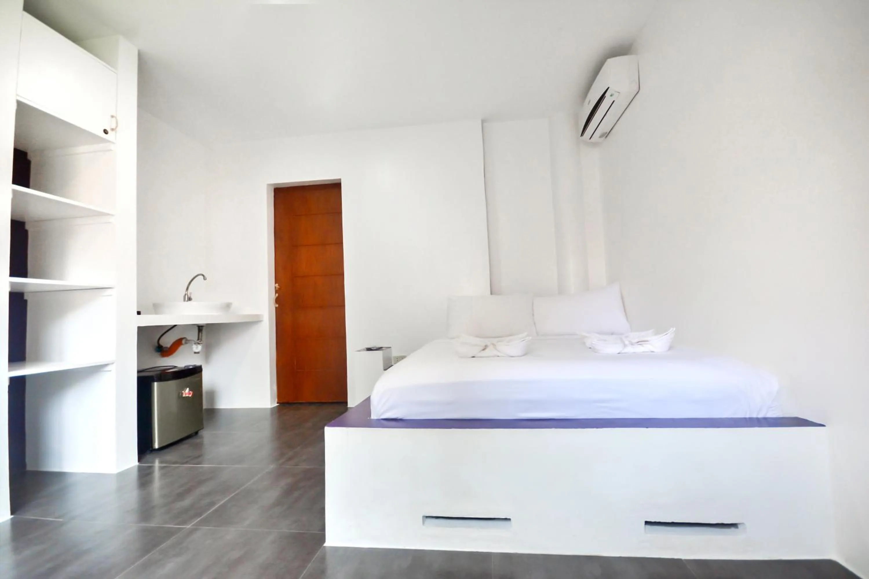 Queen Room in BABOSAM Hotel