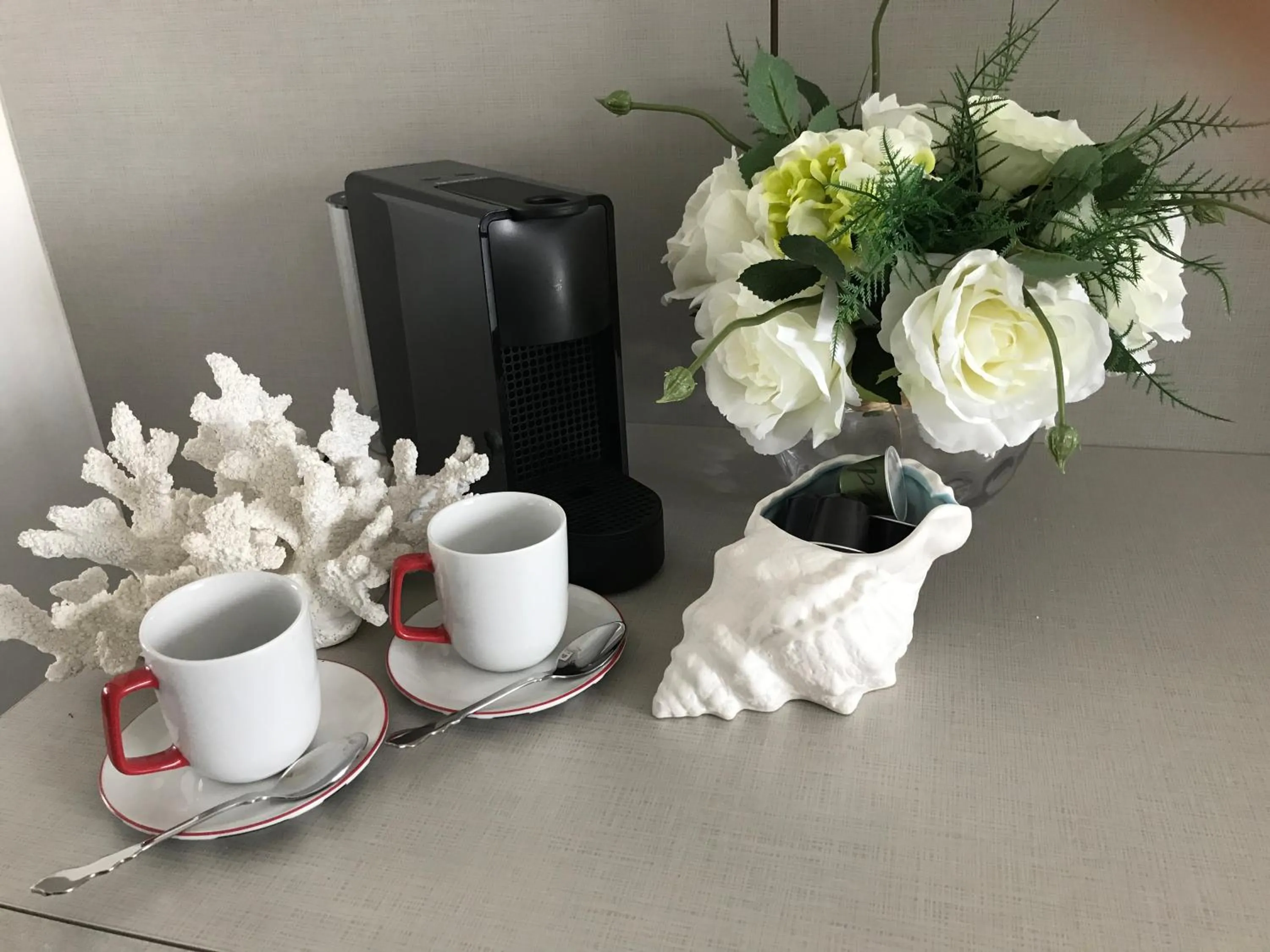 Coffee/tea facilities in Levante Holiday Apartments