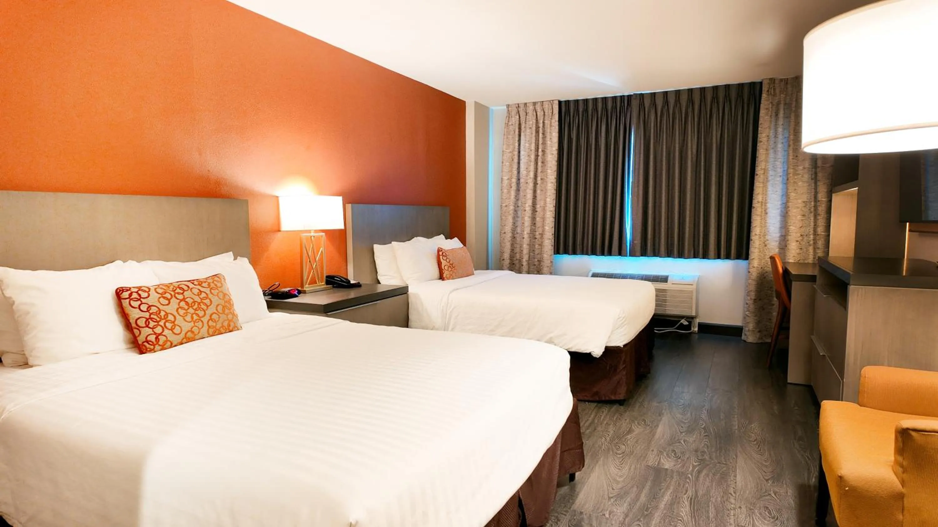 Bed in Lincoln Hotel Monterey Park Los Angeles