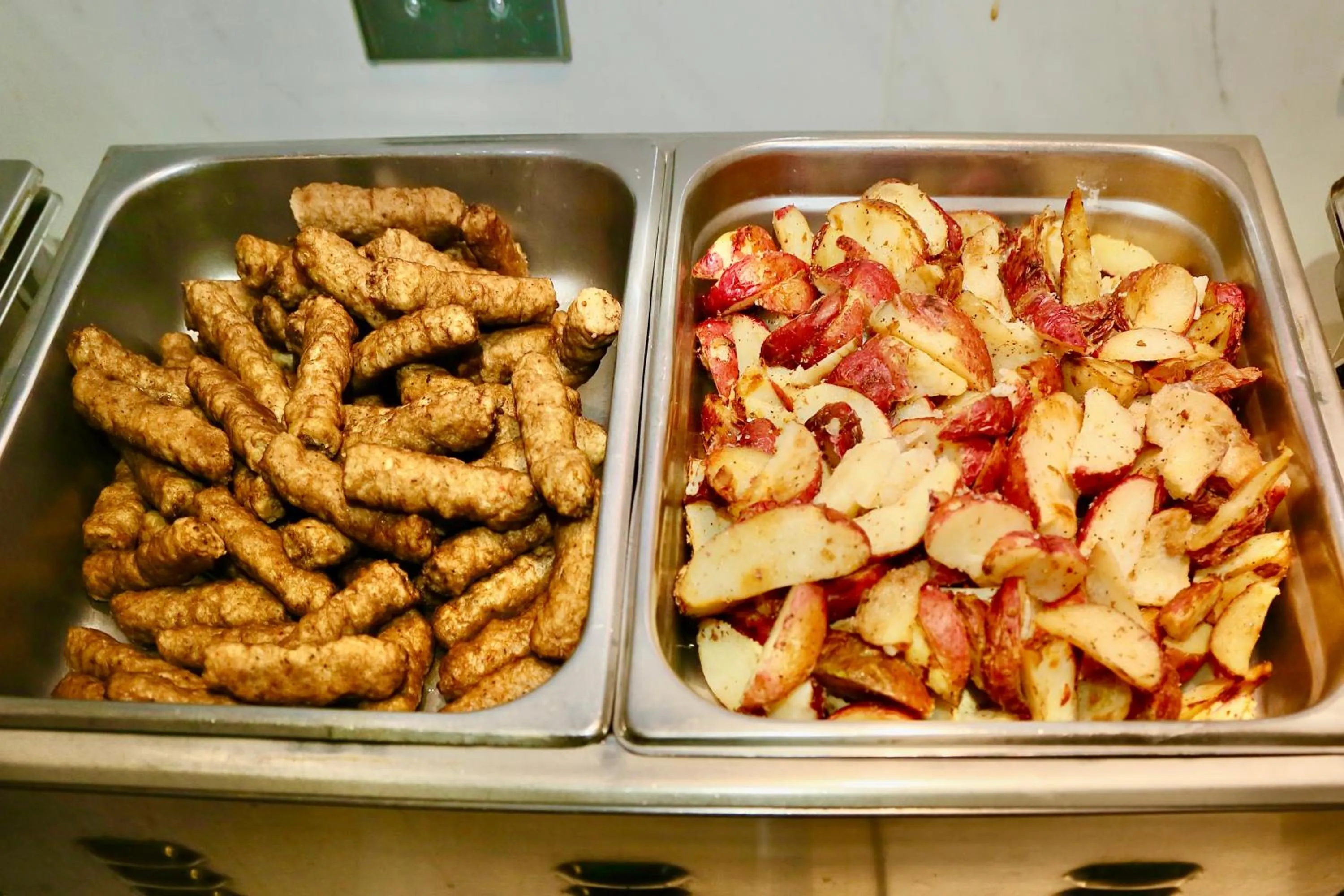 Breakfast in Lincoln Hotel Monterey Park Los Angeles