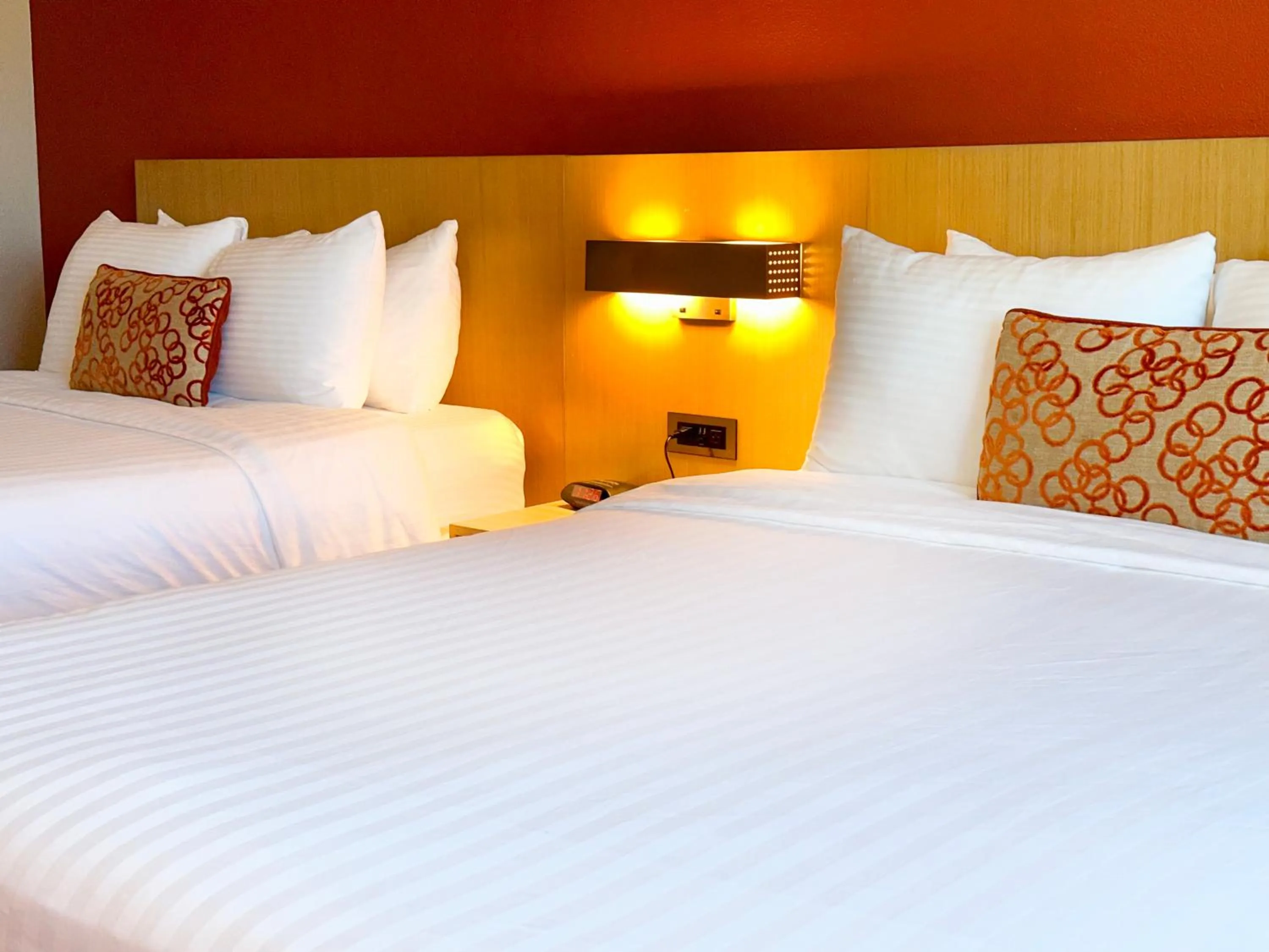 Bed in Lincoln Hotel Monterey Park Los Angeles