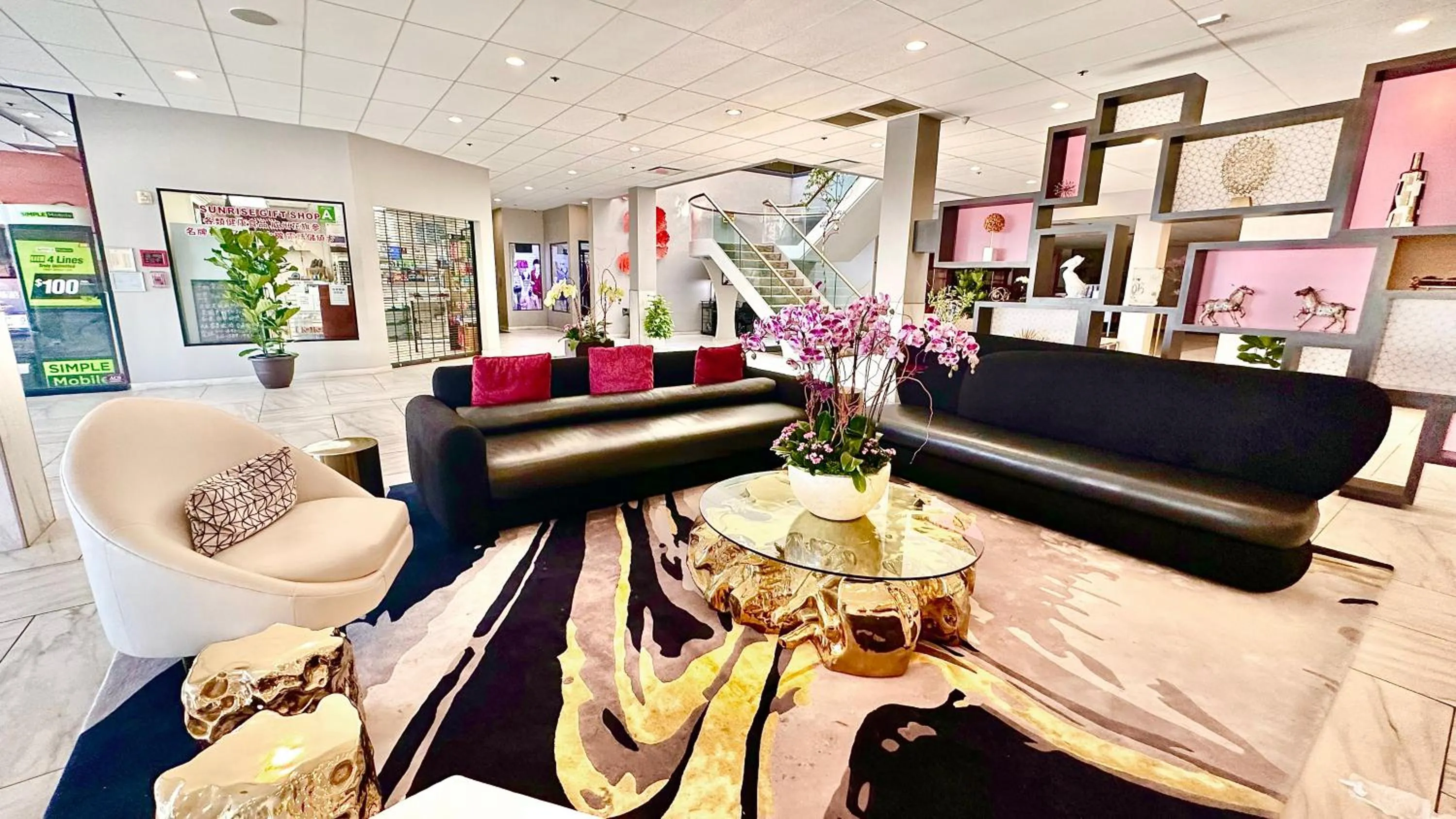 Lobby or reception in Lincoln Hotel Monterey Park Los Angeles