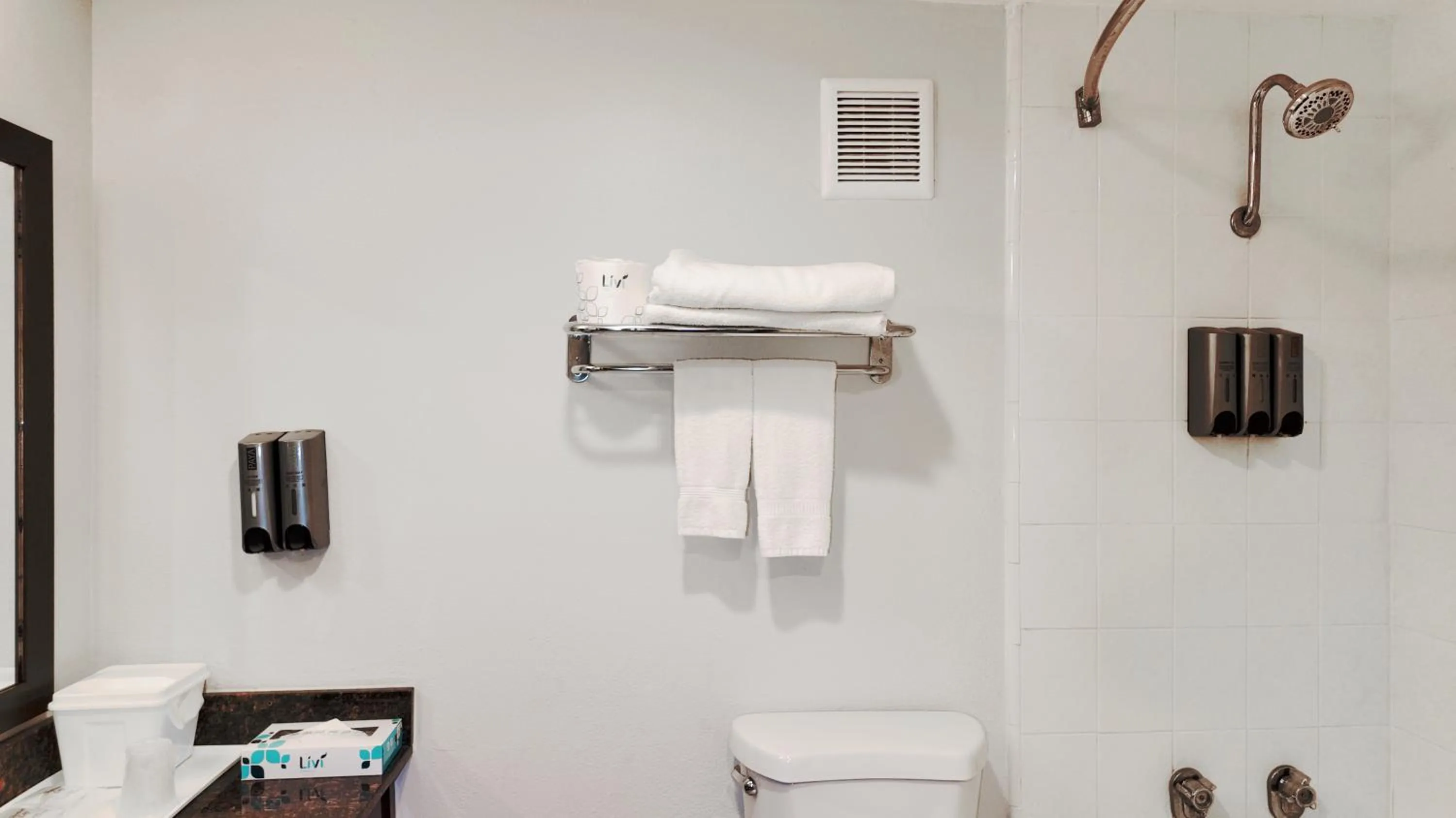 Bathroom in Lincoln Hotel Monterey Park Los Angeles