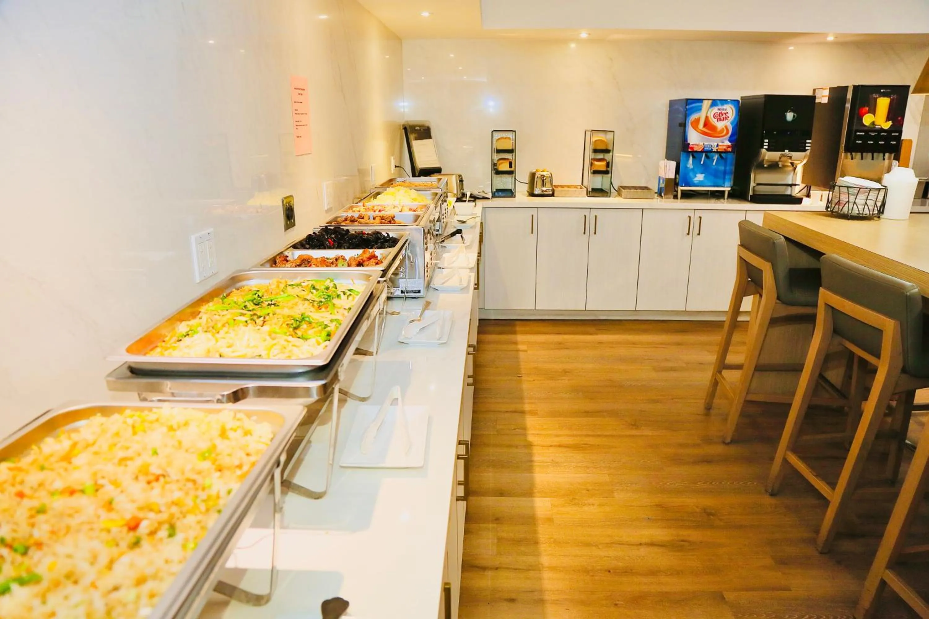 Restaurant/places to eat in Lincoln Hotel Monterey Park Los Angeles