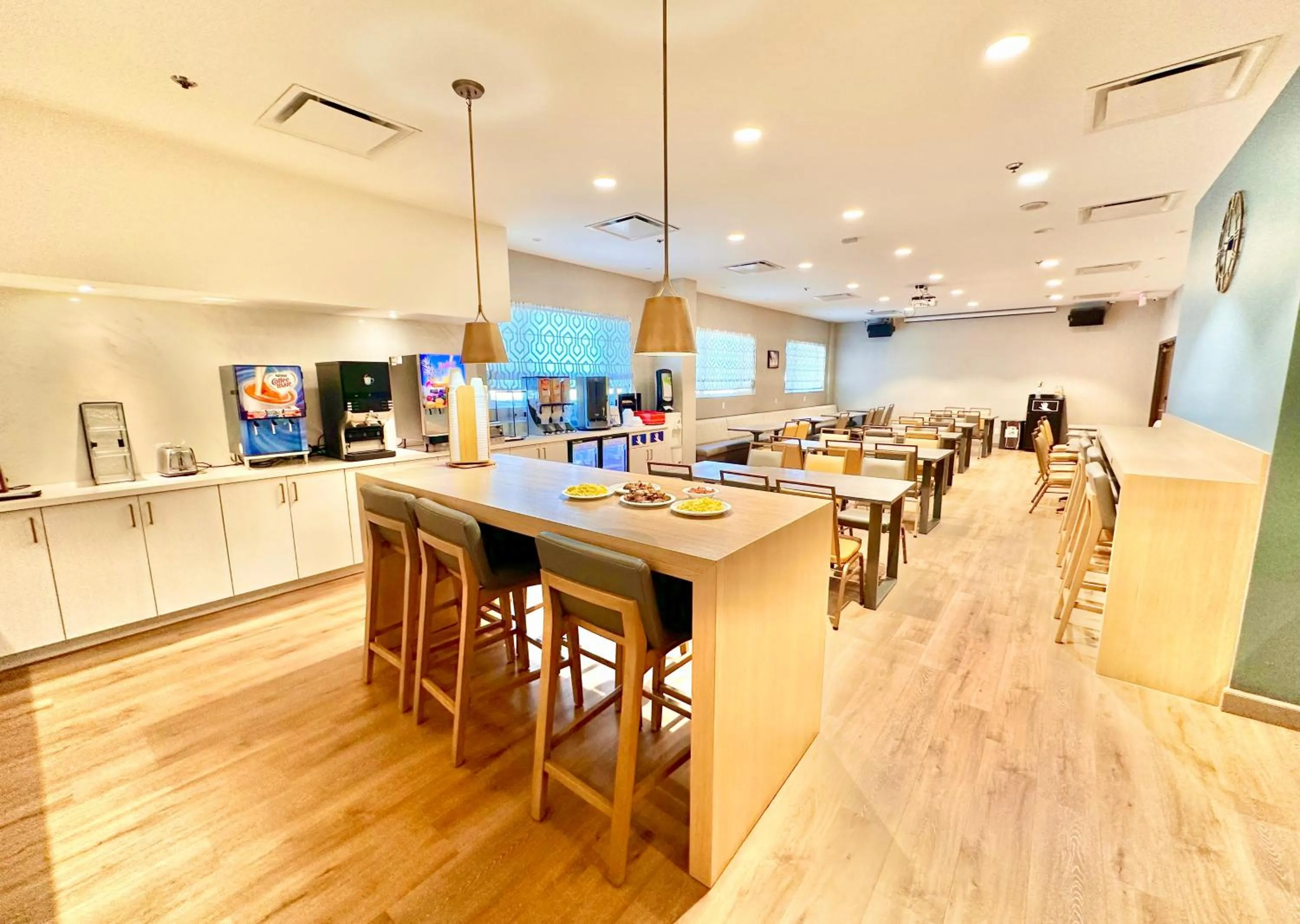 Buffet breakfast in Lincoln Hotel Monterey Park Los Angeles