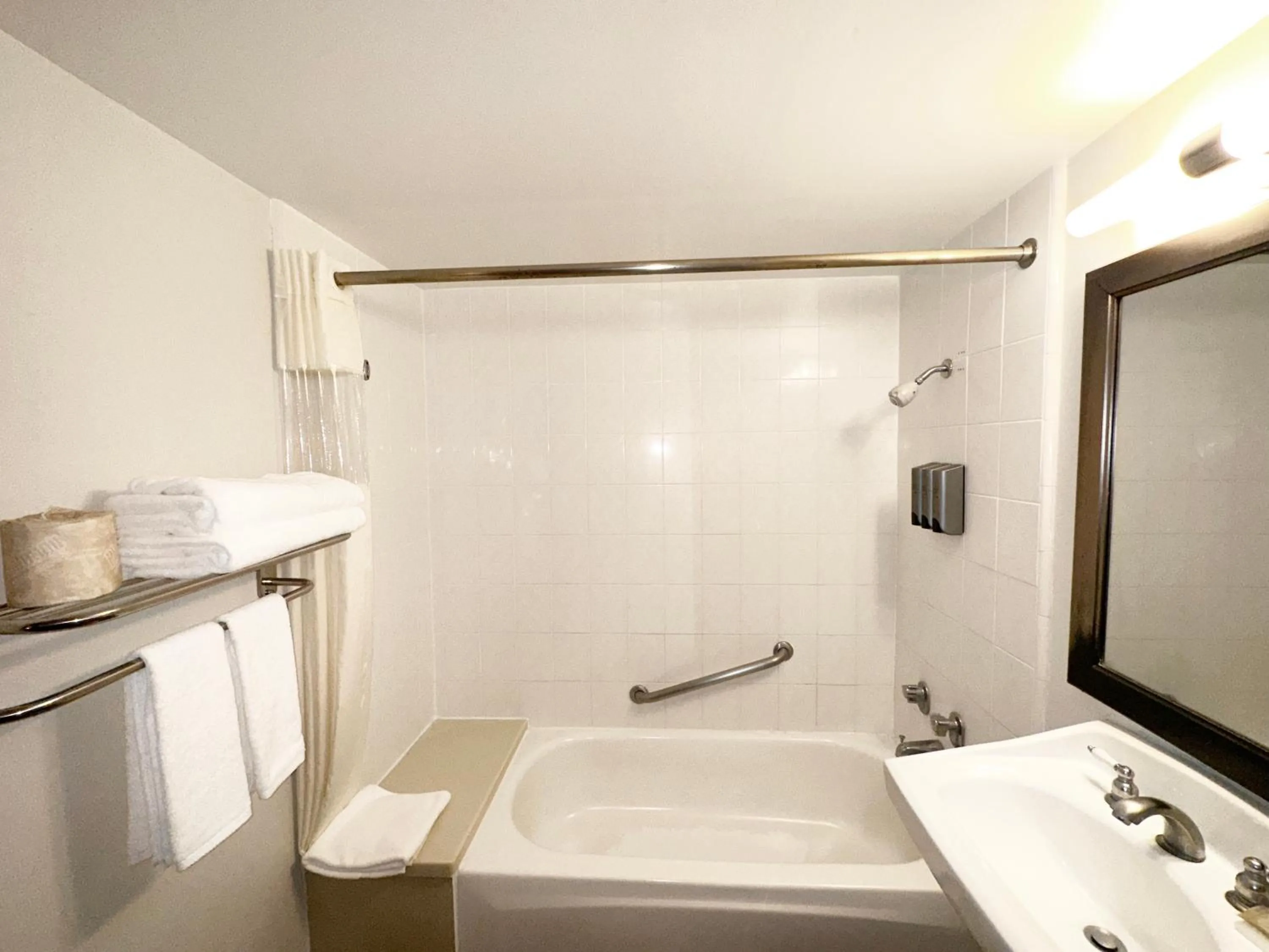 Bath in Lincoln Hotel Monterey Park Los Angeles