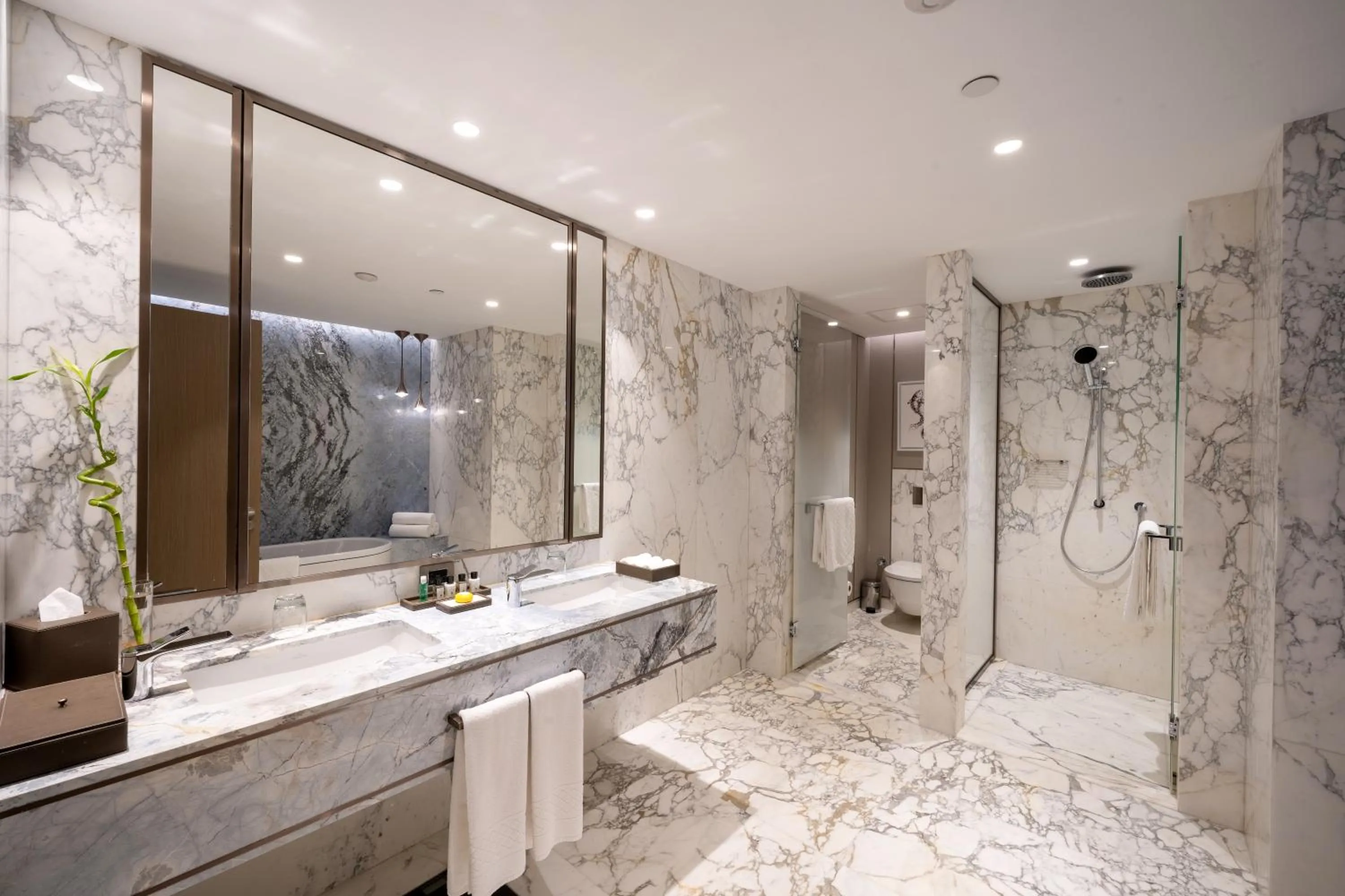 Shower in Reges, a Luxury Collection Resort & Spa, Cesme