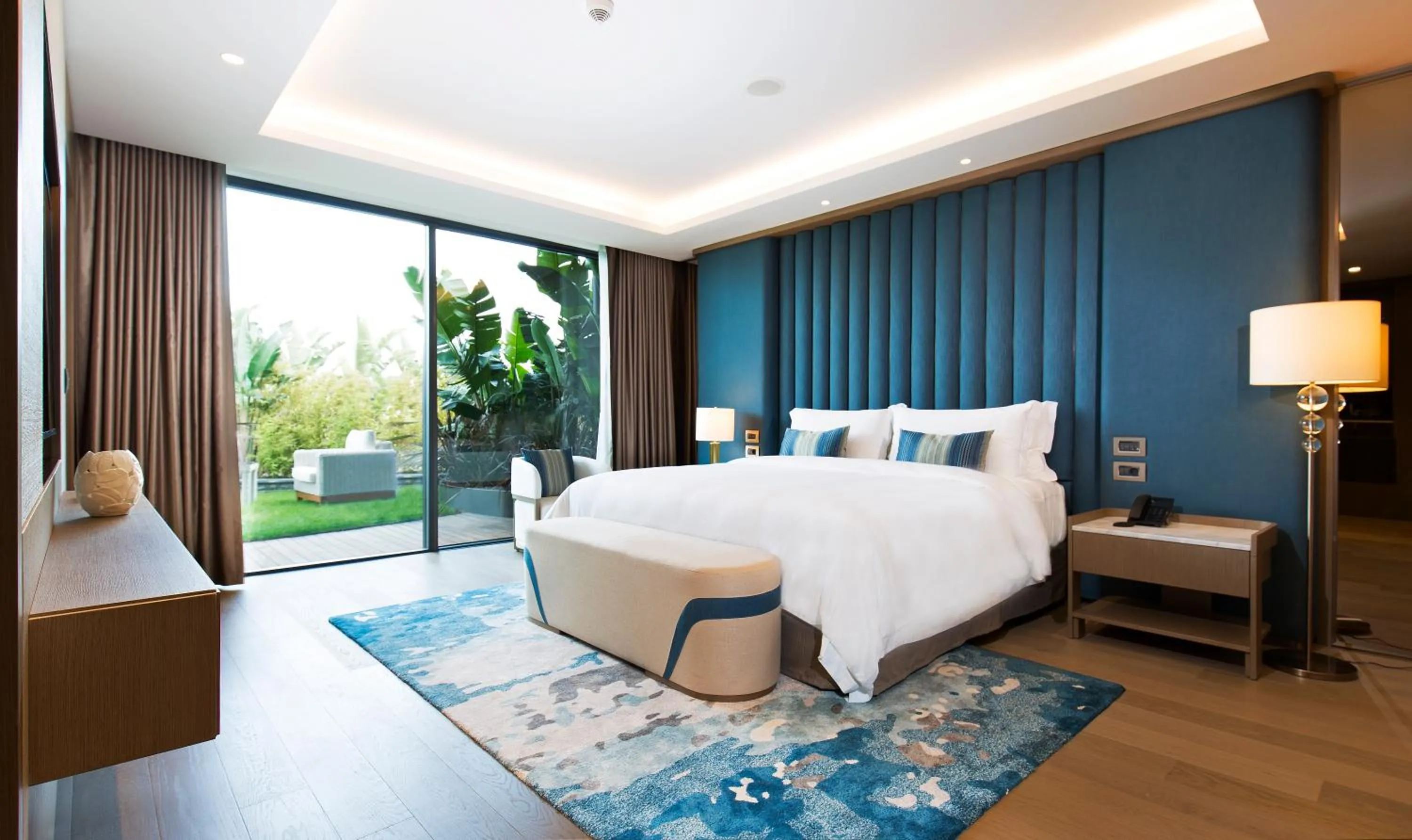 Bed in Reges, a Luxury Collection Resort & Spa, Cesme