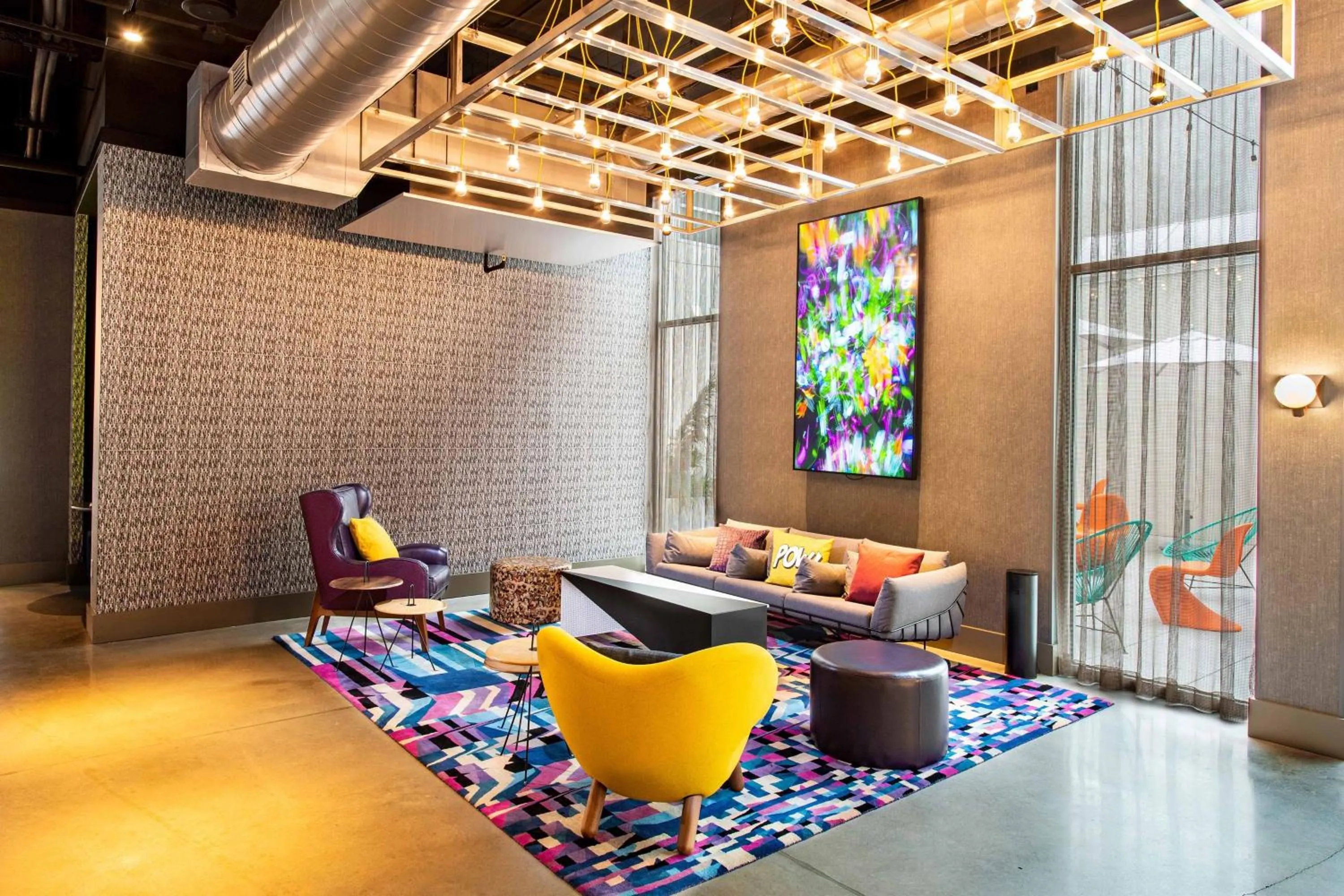 Lounge or bar in Aloft Savannah Downtown Historic District