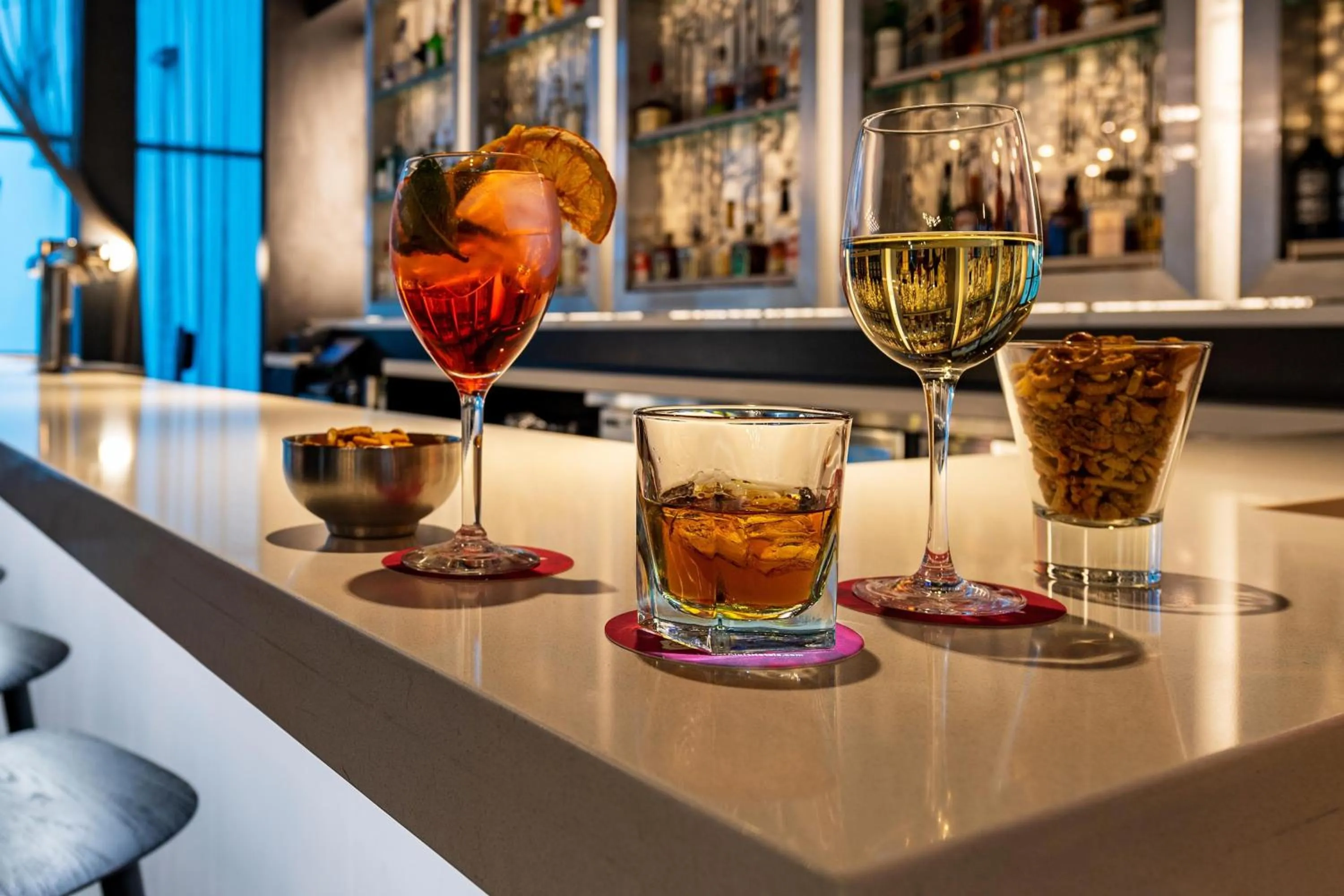 Lounge or bar in Aloft Savannah Downtown Historic District