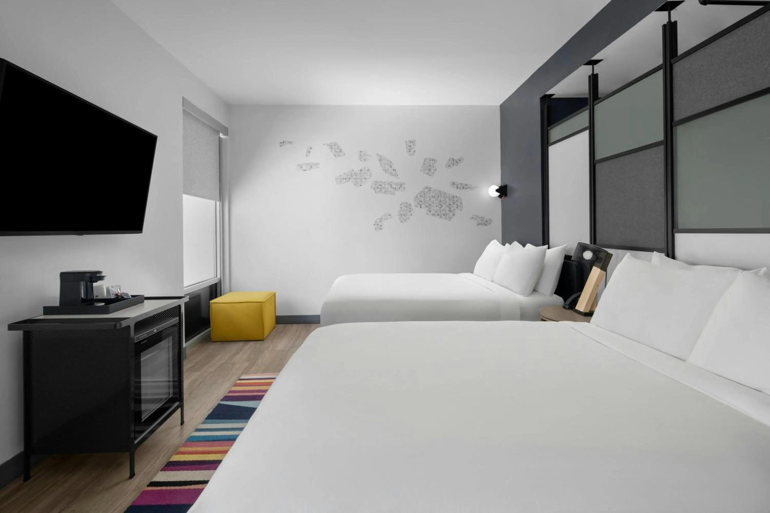 Photo of the whole room, Bed in Aloft Savannah Downtown Historic District