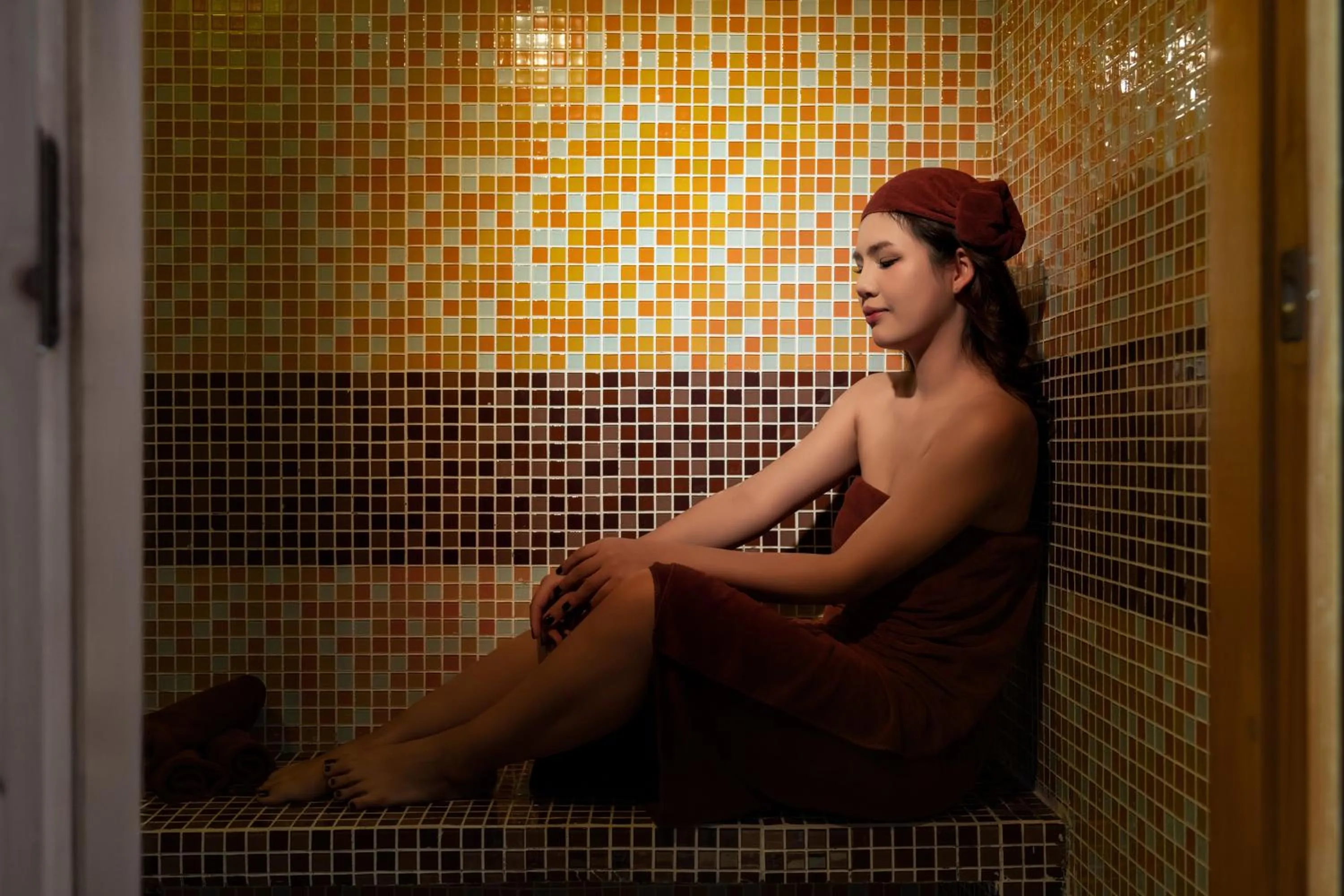 People in Rest Hotel & Apartment