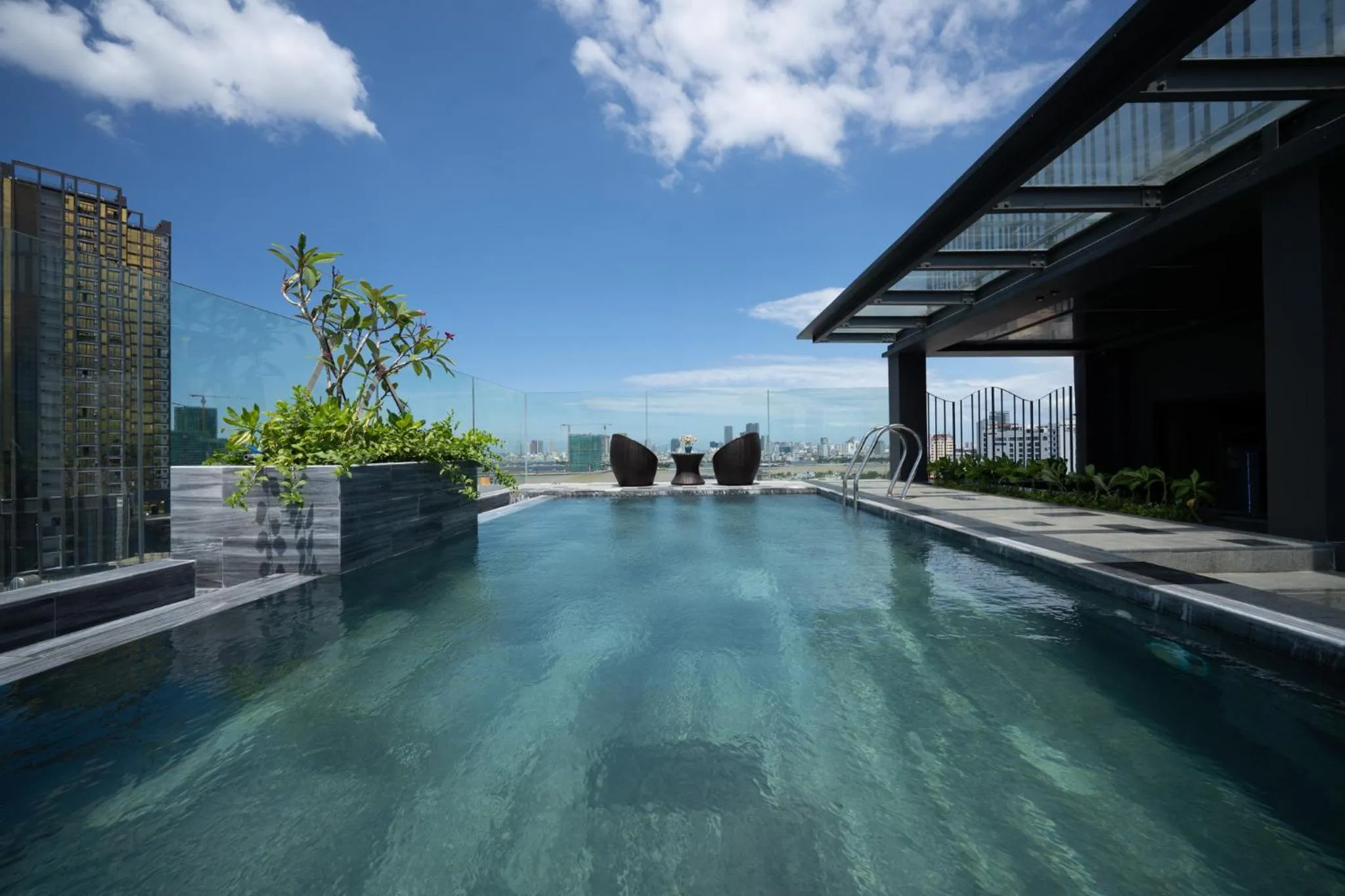 Swimming pool in Rest Hotel & Apartment