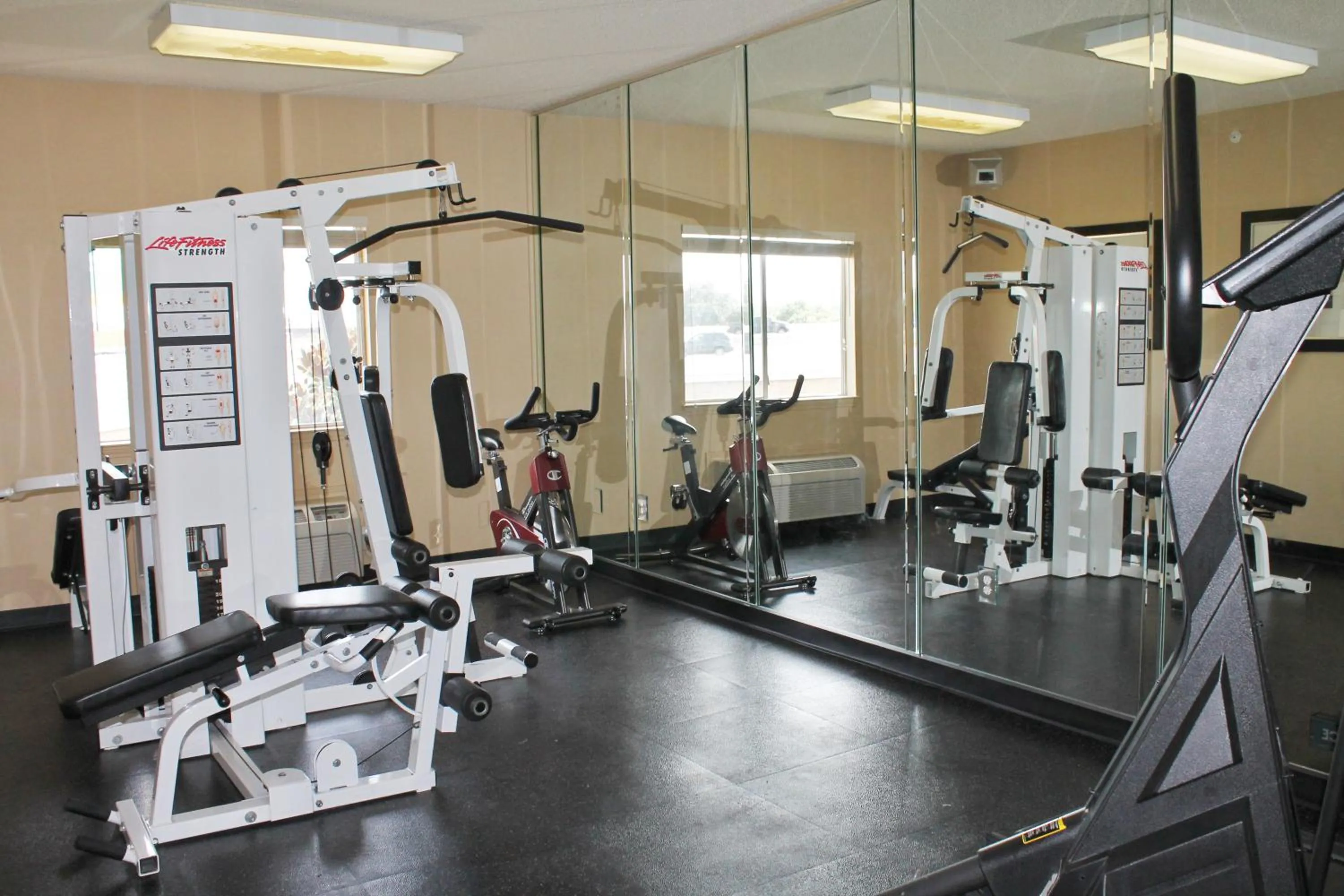 Fitness centre/facilities in Extended Stay America Select Suites - Houston - Sugar Land