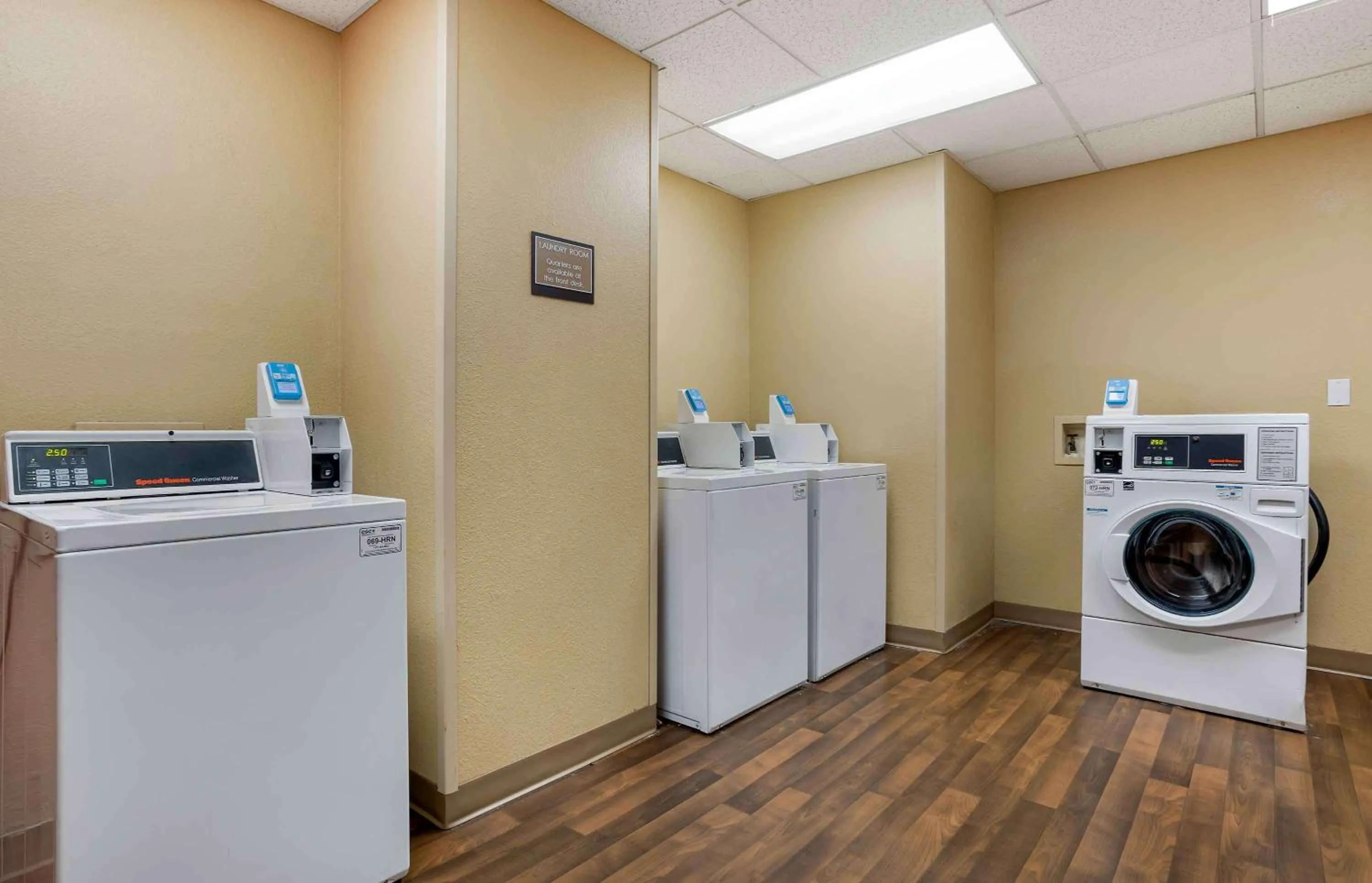 Property building in Extended Stay America Select Suites - Houston - Sugar Land