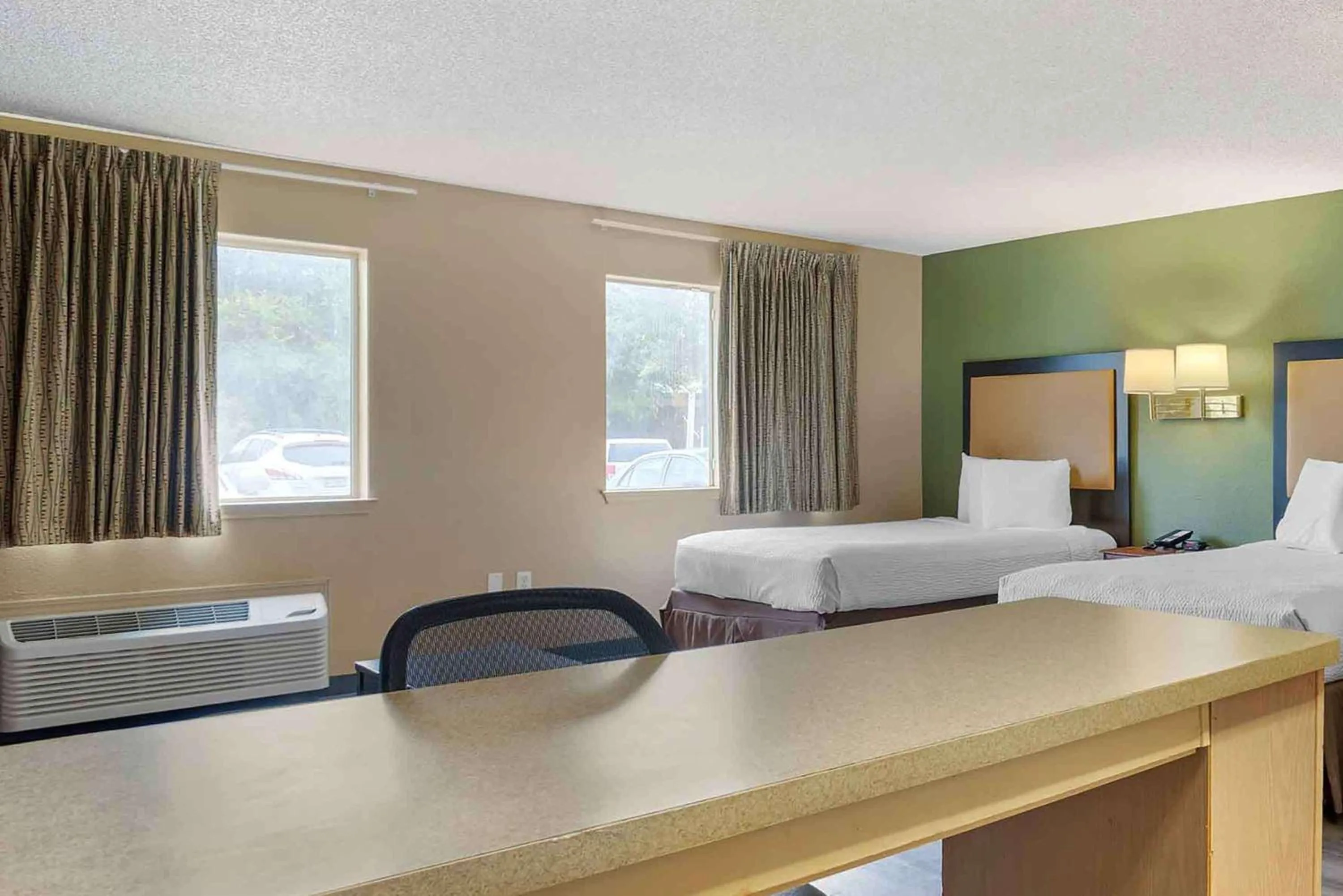 Bedroom, Bed in Extended Stay America Select Suites - Houston - Sugar Land