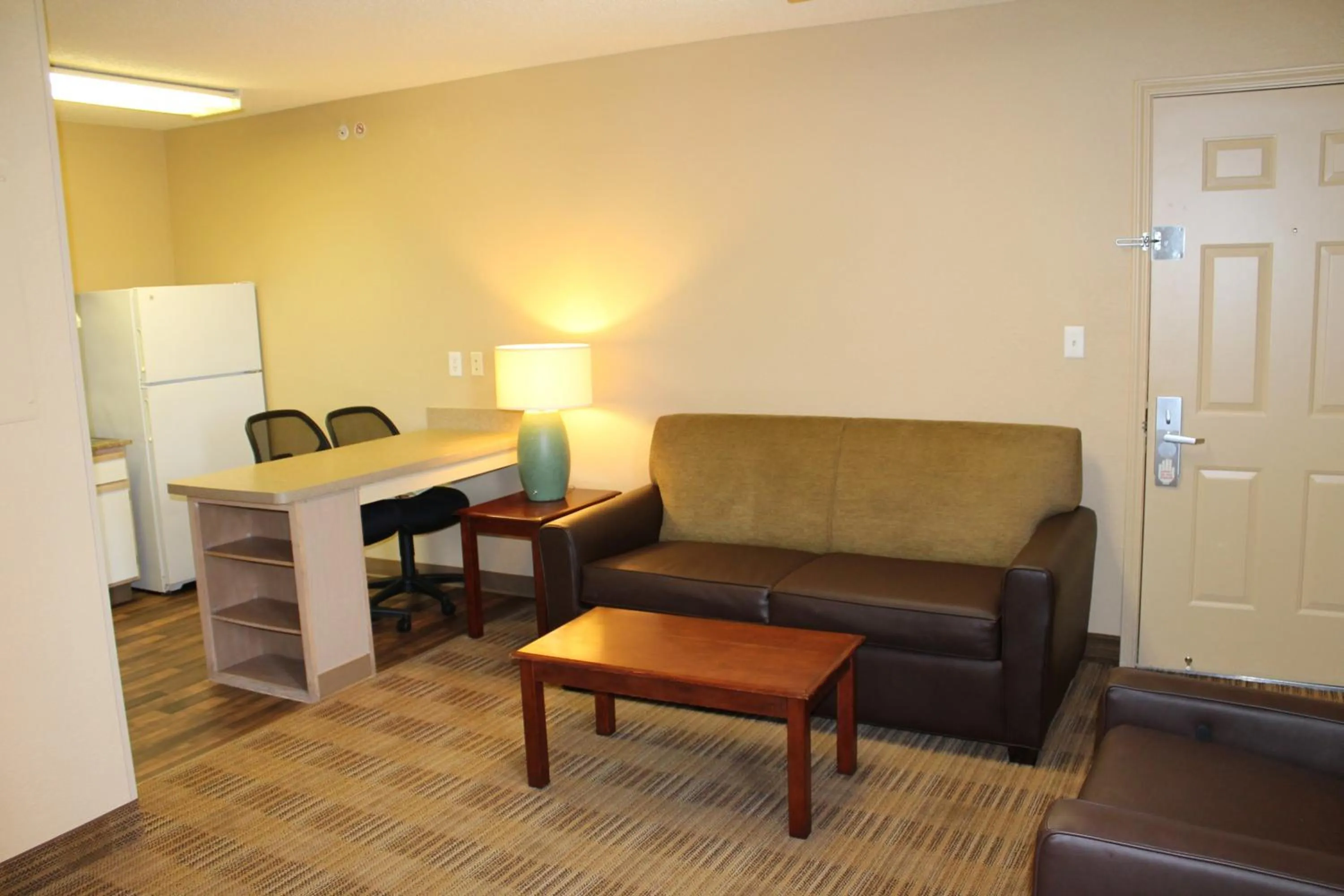 Living room in Extended Stay America Select Suites - Houston - Sugar Land
