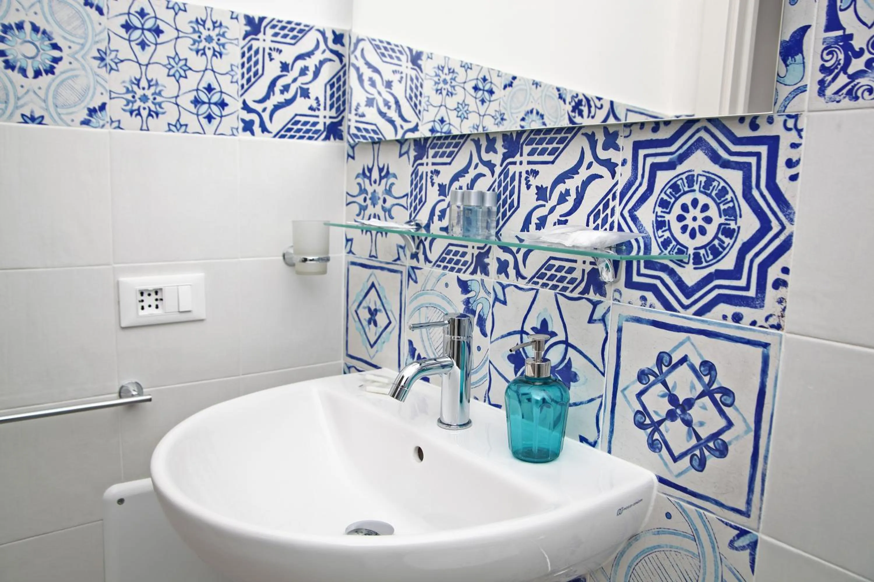 Bathroom in Petra Solis by Jdvacanze