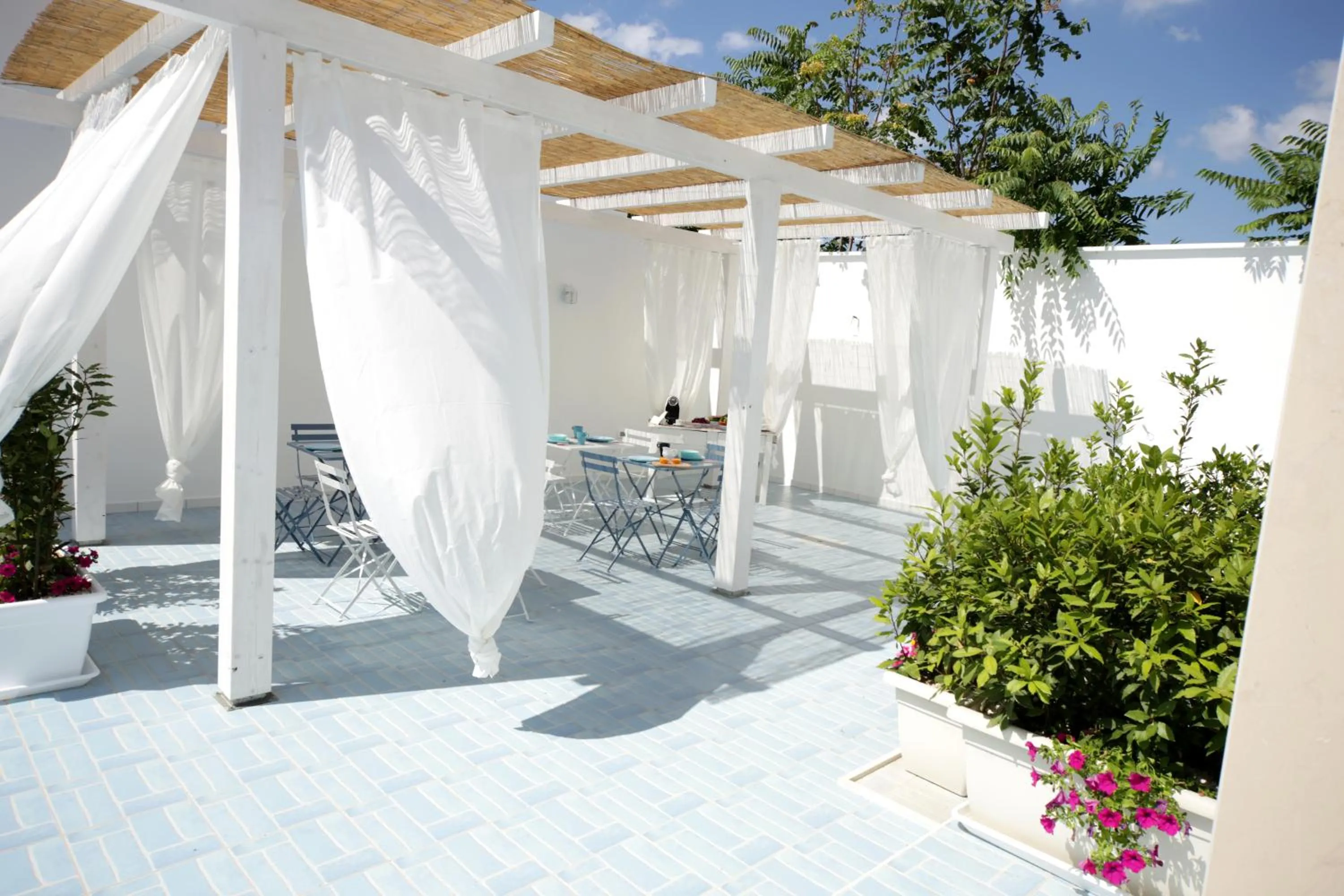 Patio in Petra Solis by Jdvacanze